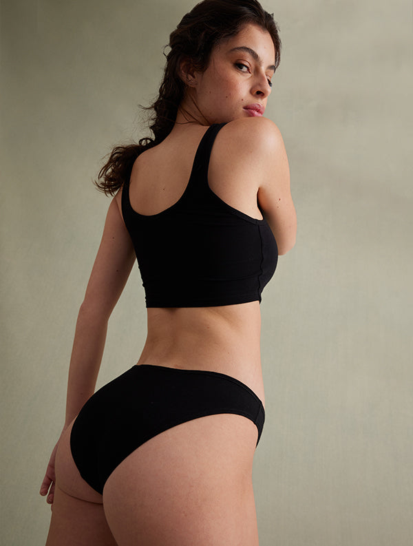 Débardeur court maintien léger en coton bio | noir "no bra top kim black"