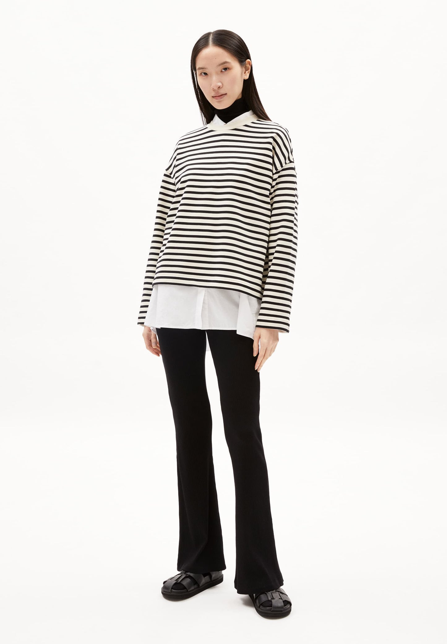 Sweat ample en coton bio | rayé noir et blanc "frankaa maarlen stripe undyed black"