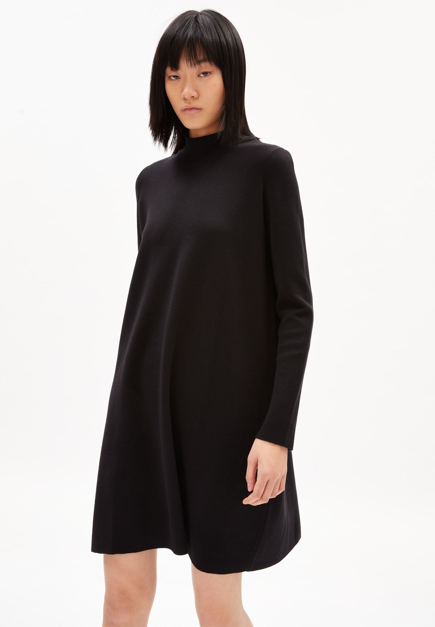 Robe pull à col cheminée noire en coton bio - Friadaa