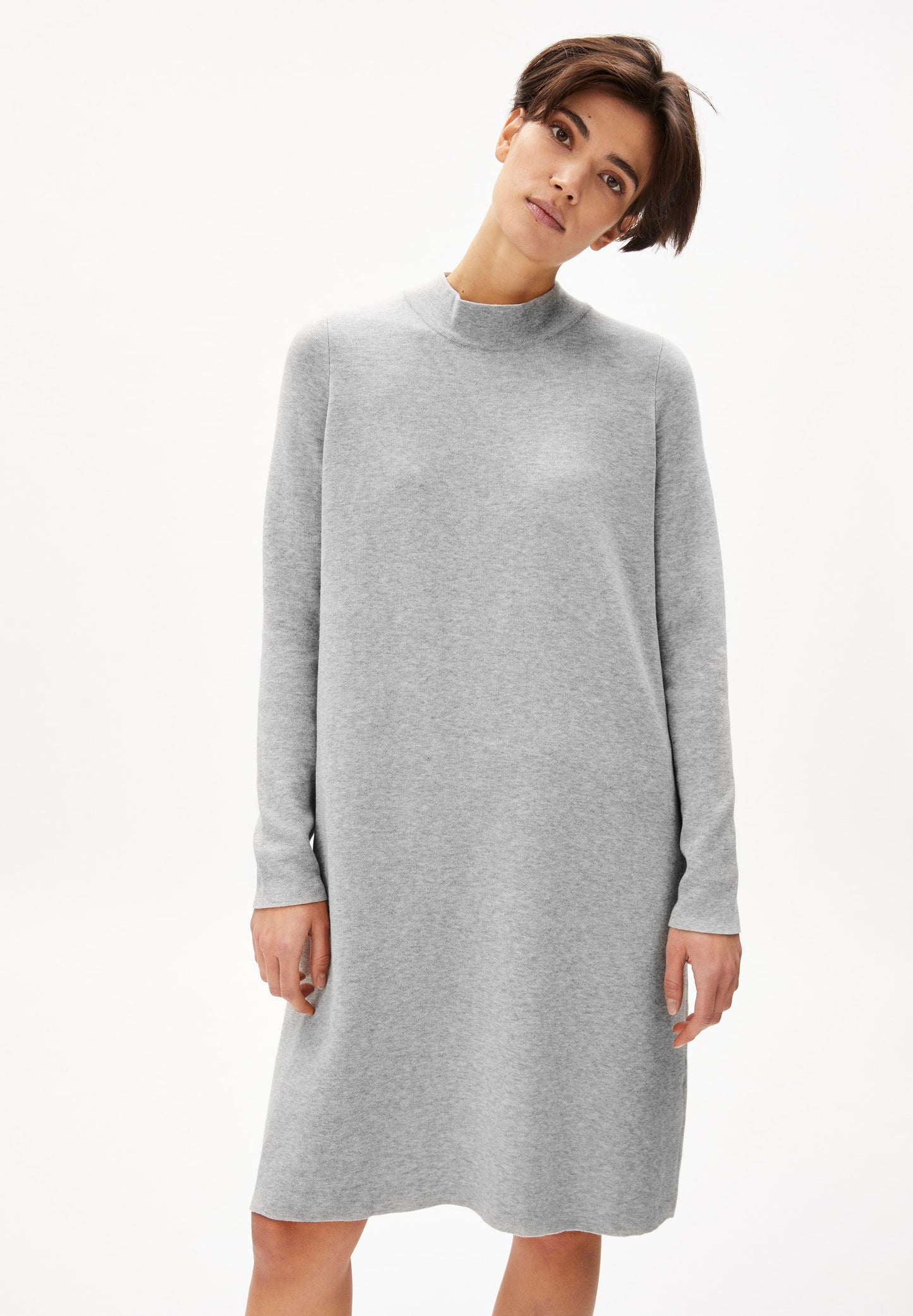 Robe pull en tricot gris clair en coton bio - friadaa light grey melange