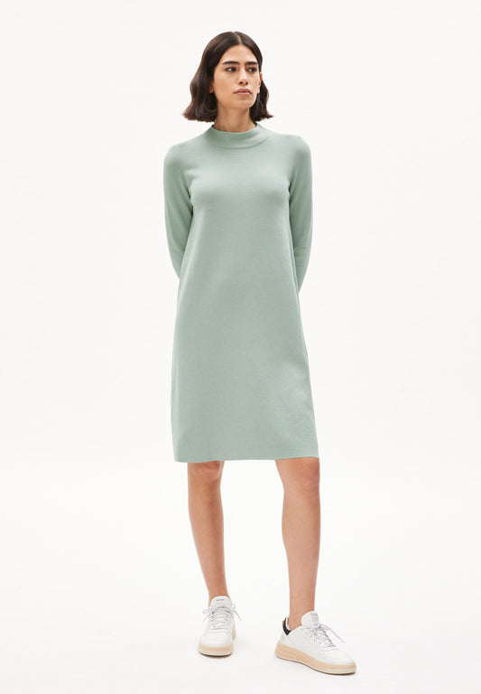 Robe pull en tricot vert menthe en coton bio - friadaa lint