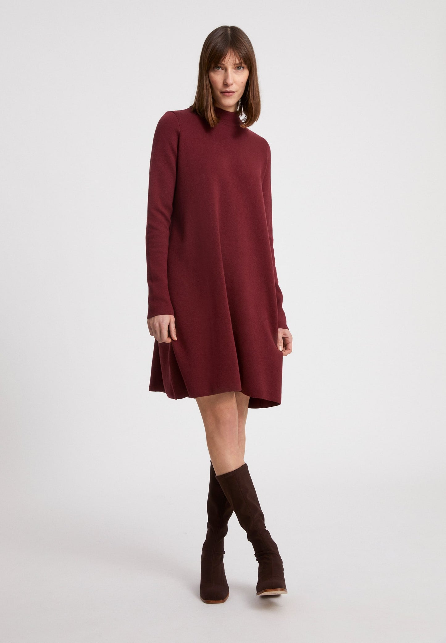 Robe pull à col cheminée rouge en coton bio - Friadaa ruby red