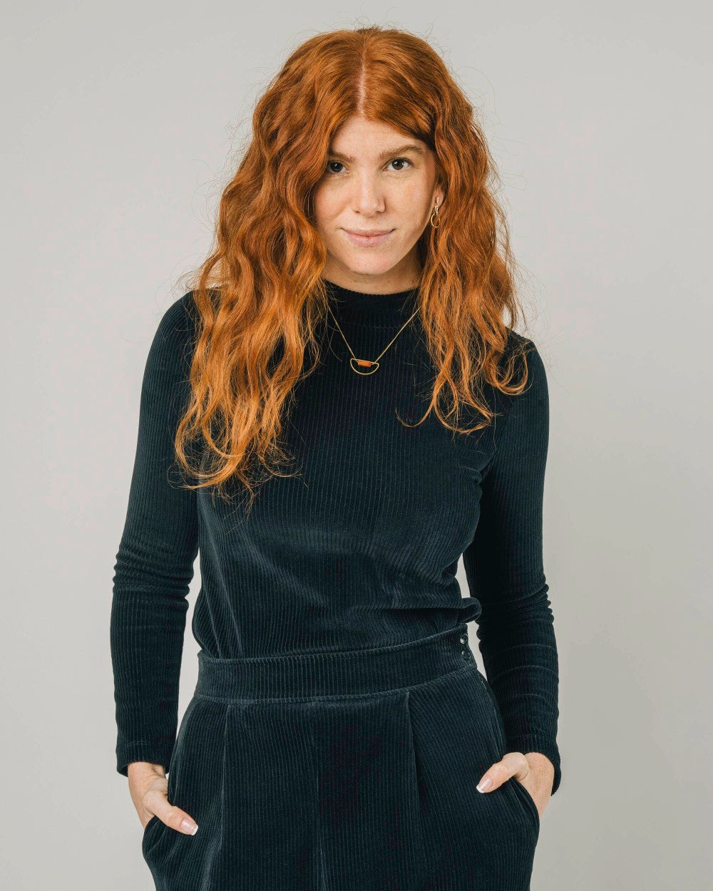 Top manches longues noir velours en coton bio - corduroy perkins tee black