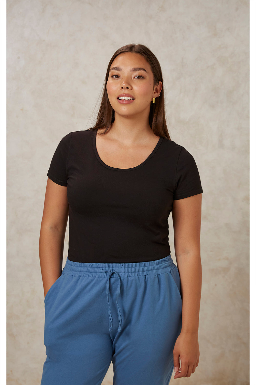 T-shirt col rond noir en coton bio - Gaia