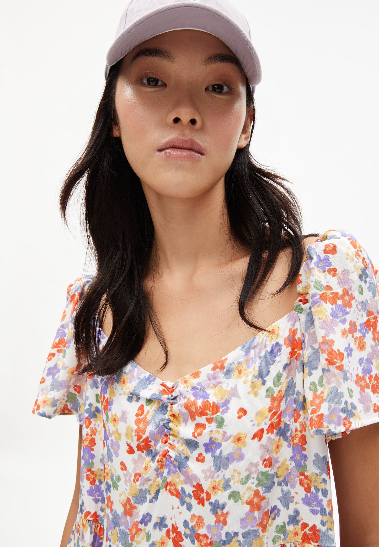 Robe motif fleurs en matière ecovero - gaiaa flora confetti white