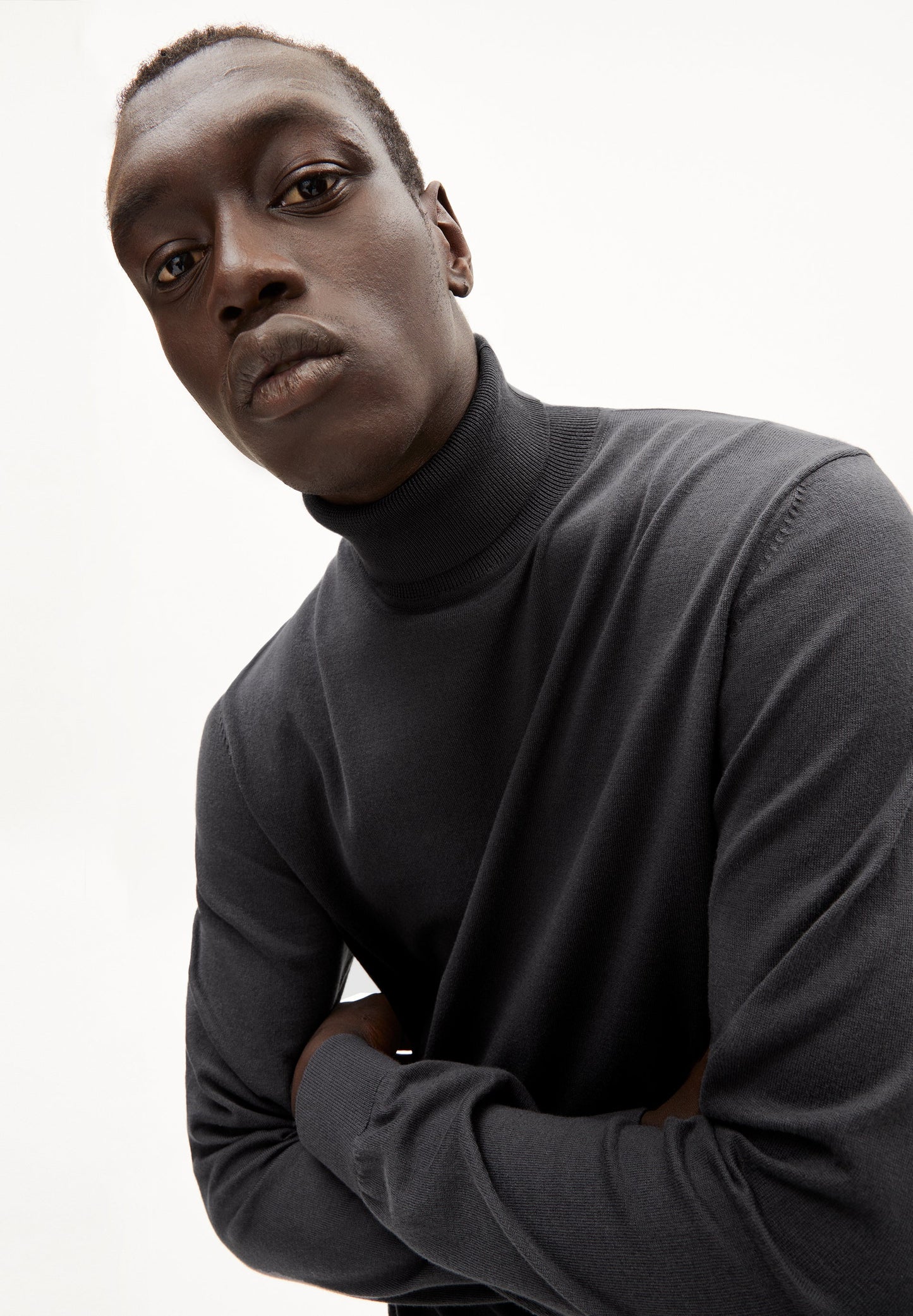 Pull col roulé gris foncé en coton bio - glaan solid graphite