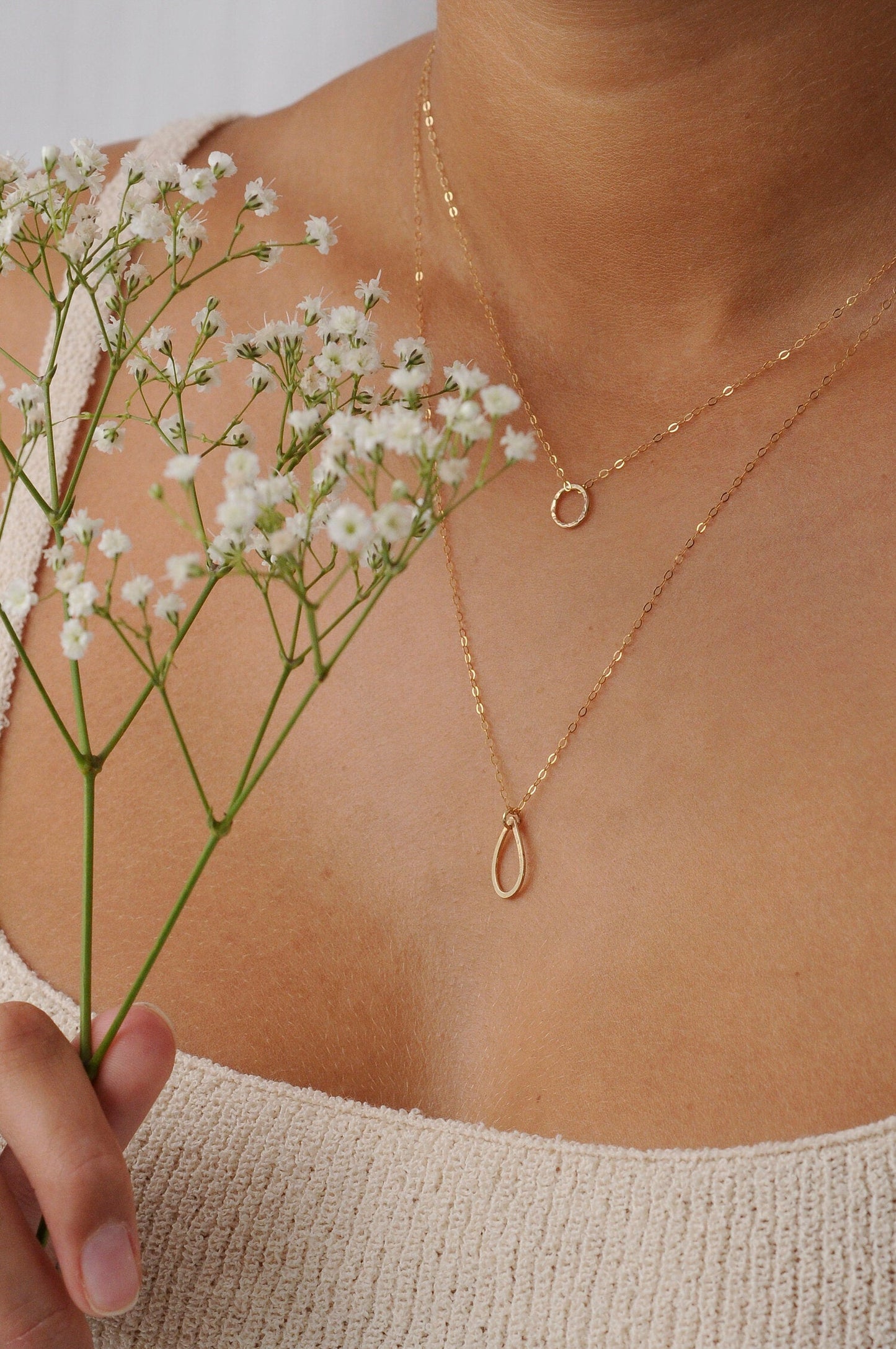 Collier en or recyclé 9ct - Gold Textured Circle Necklace