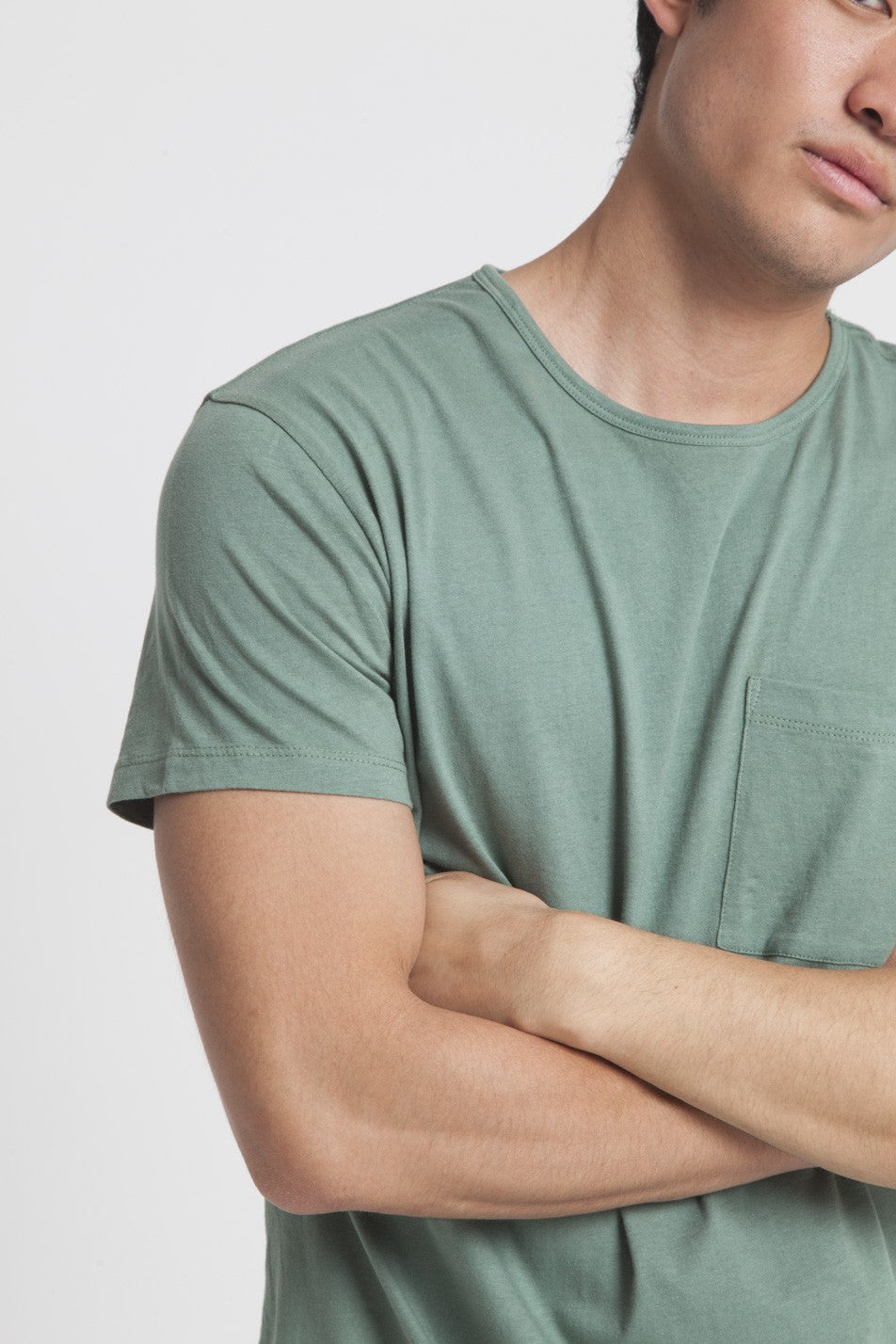 T-shirt uni vert avec poche en coton bio