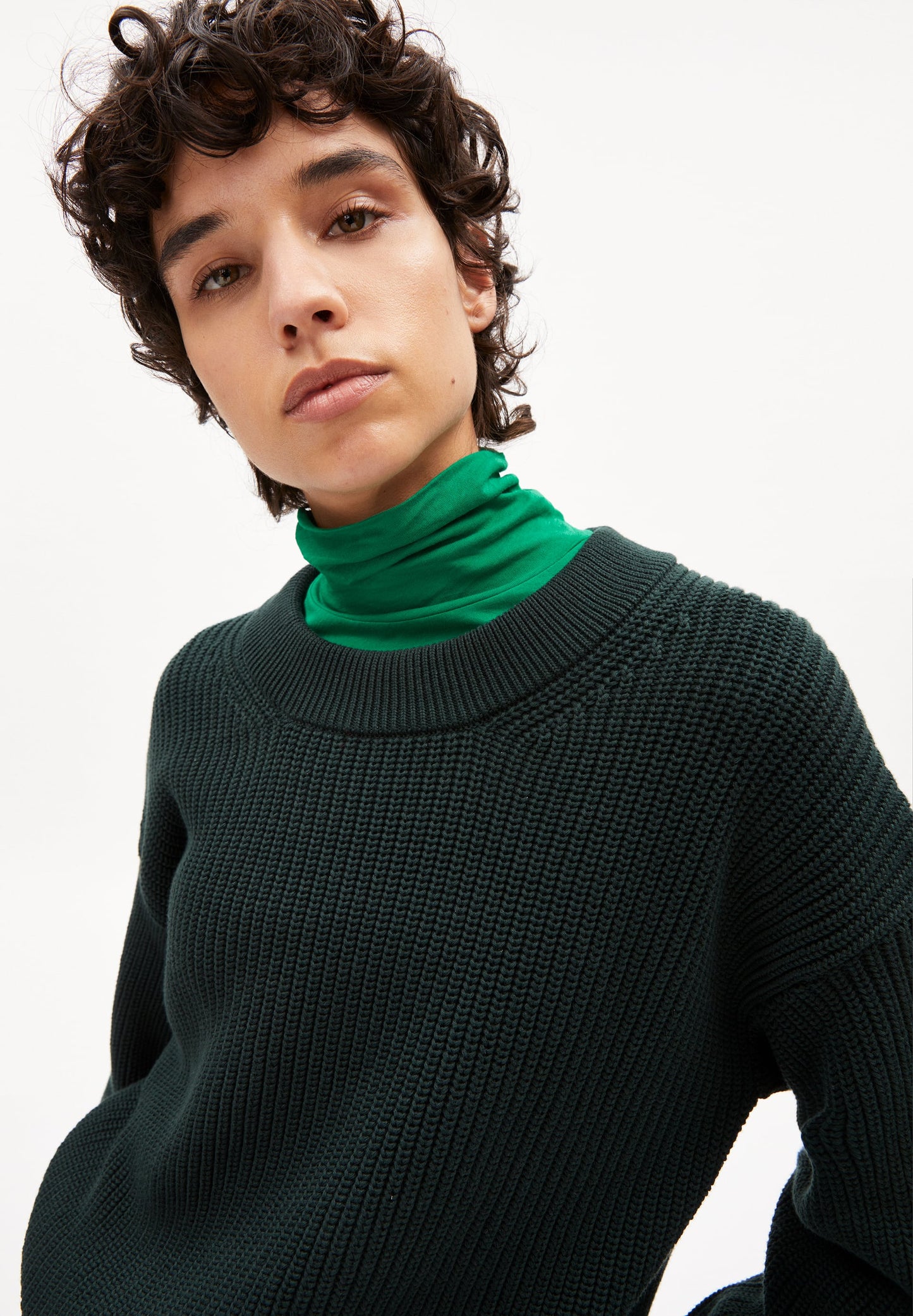 Pull manches bouffantes vert foncé en coton bio - haayle compact dark scarab