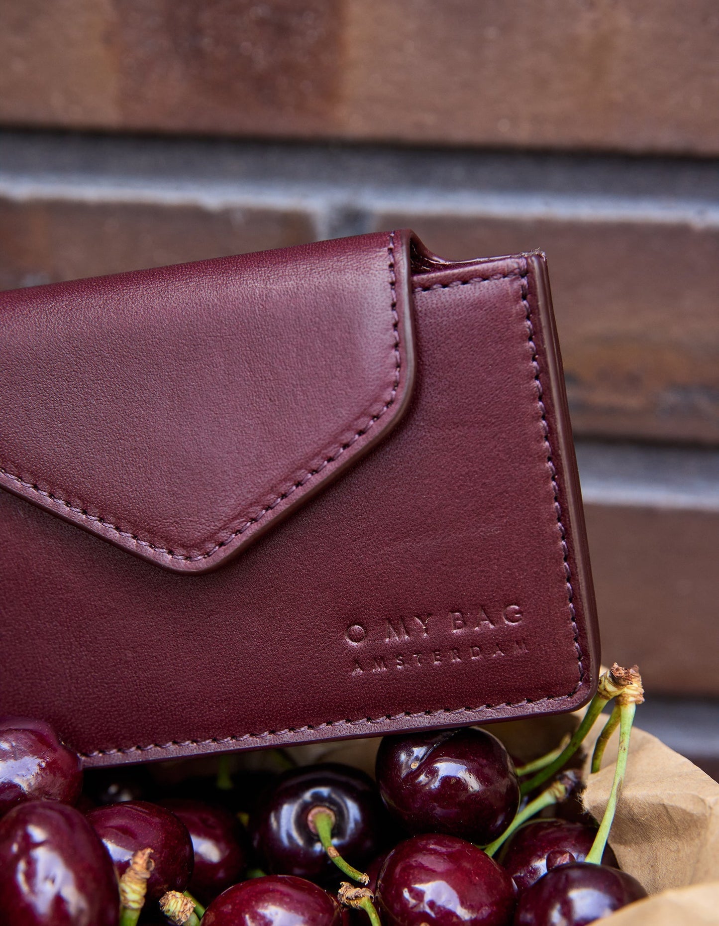 Portefeuille en cuir certifié | rouge "Harmonica - Dark cherry leather"