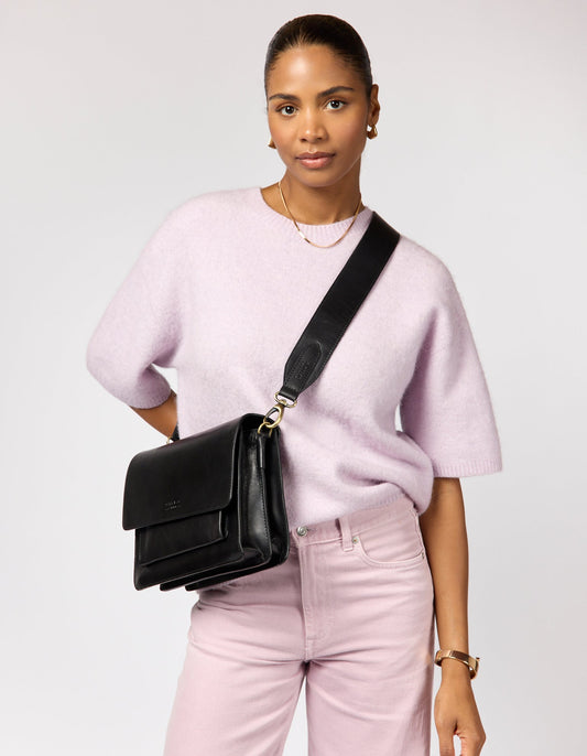 Sac à main bandoulière en cuir certifié | Noir "harper black classic leathe"