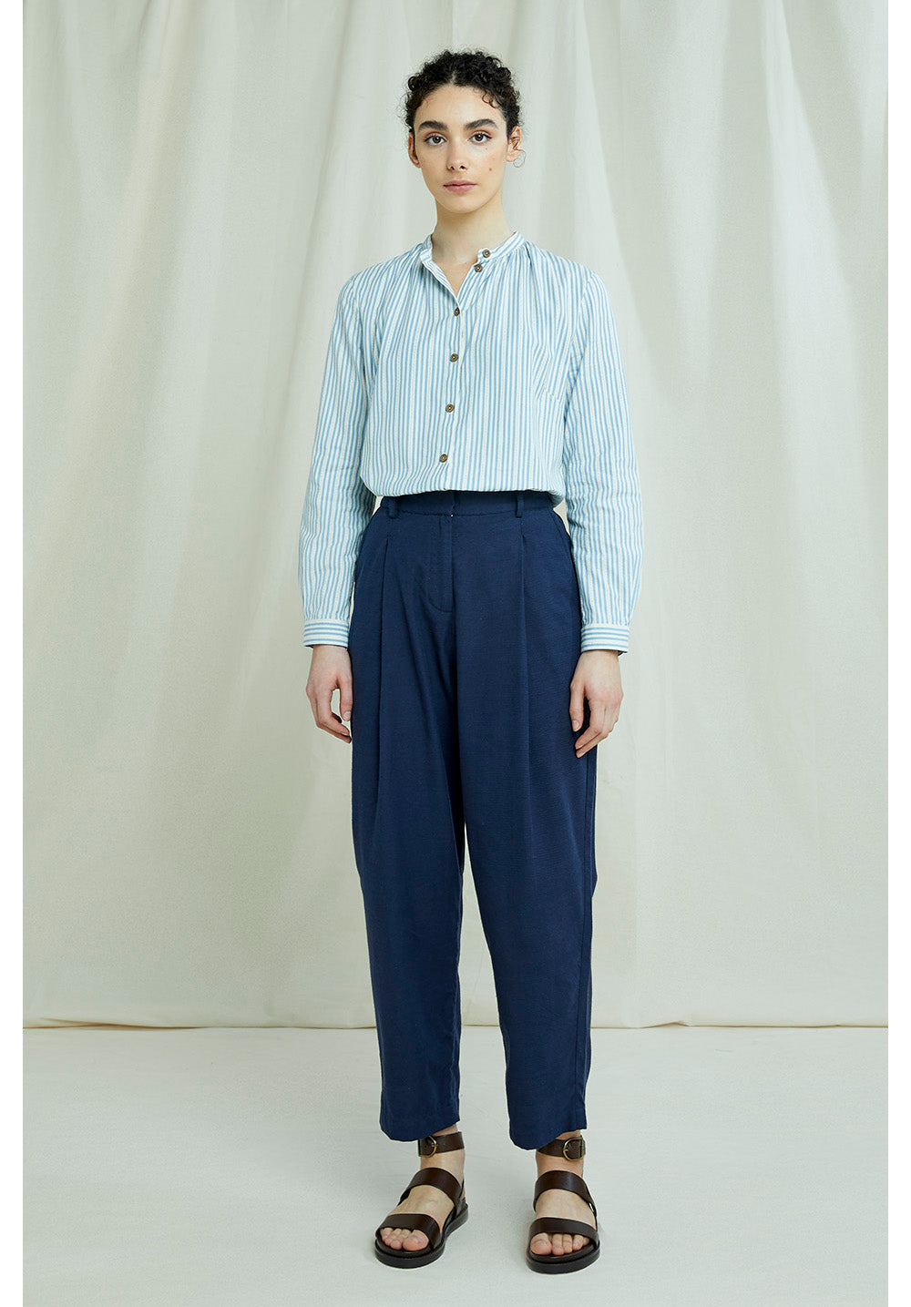Pantalon à pinces marine en coton bio - Helka