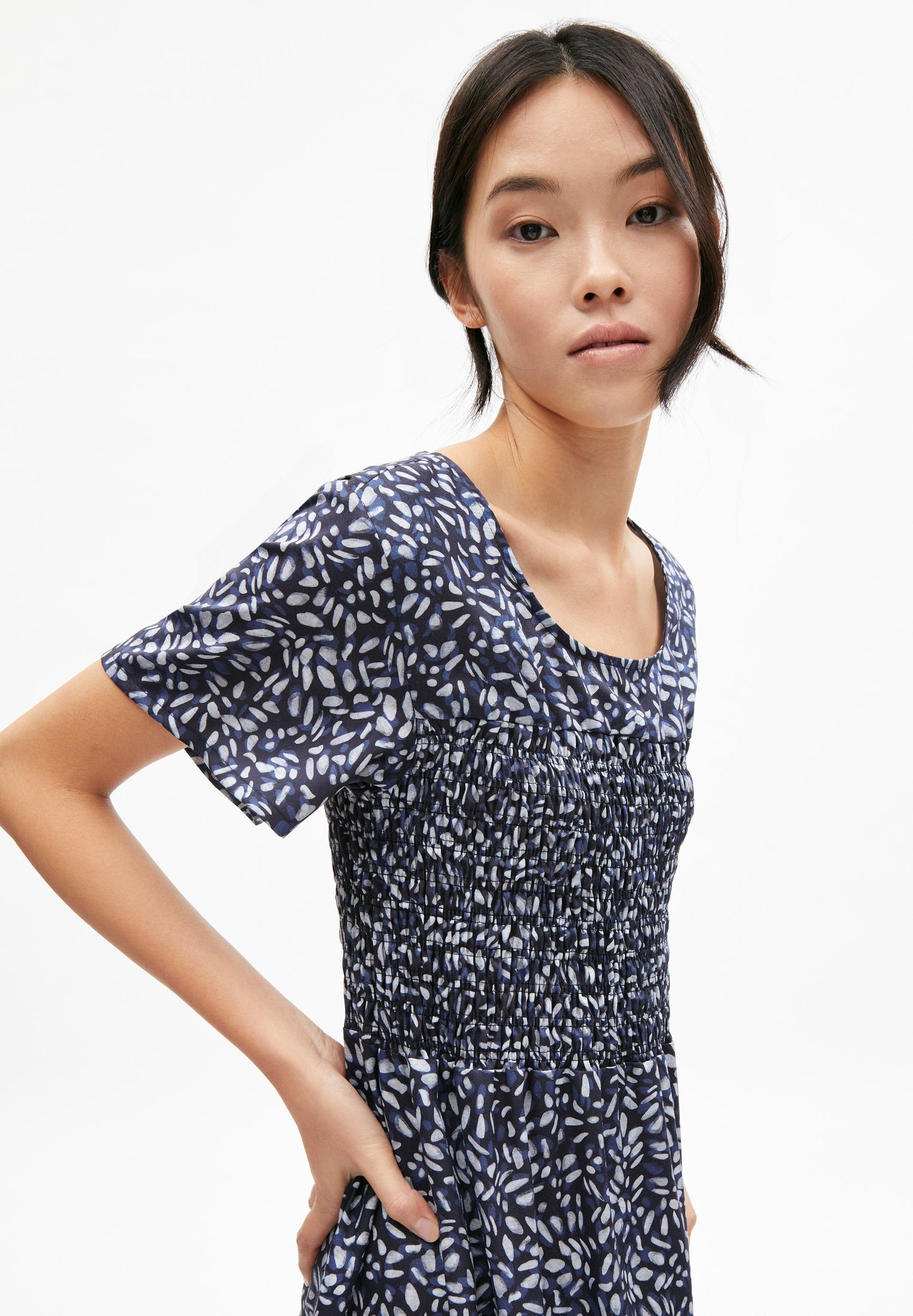 Robe bleue à motifs en tencel - heraa sketch of water dots night sky