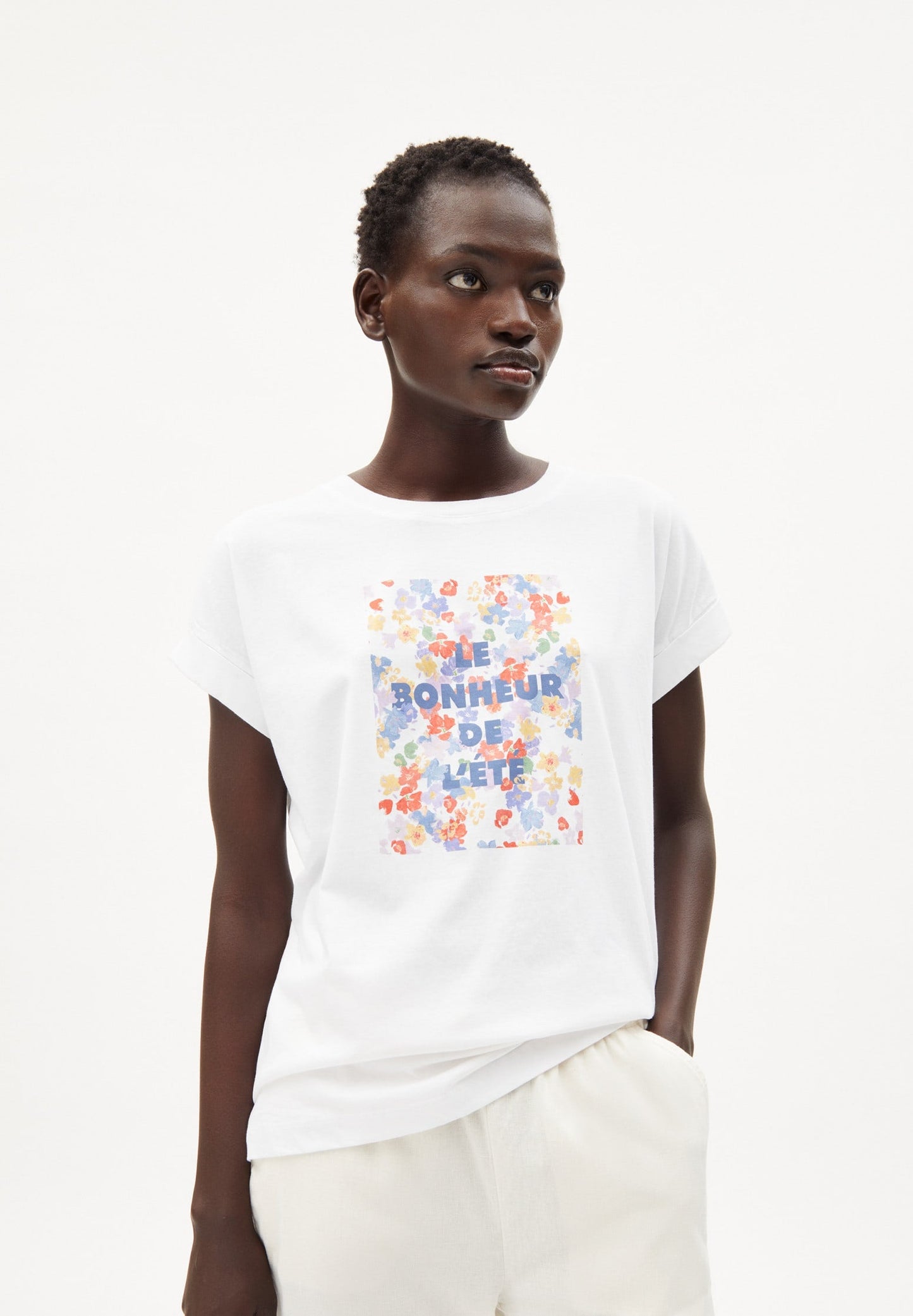 T-shirt blanc à motif floraux - idaa mini floral white