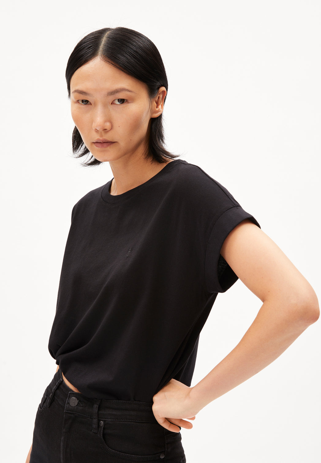 T-shirt en coton bio | noir "idaara black"