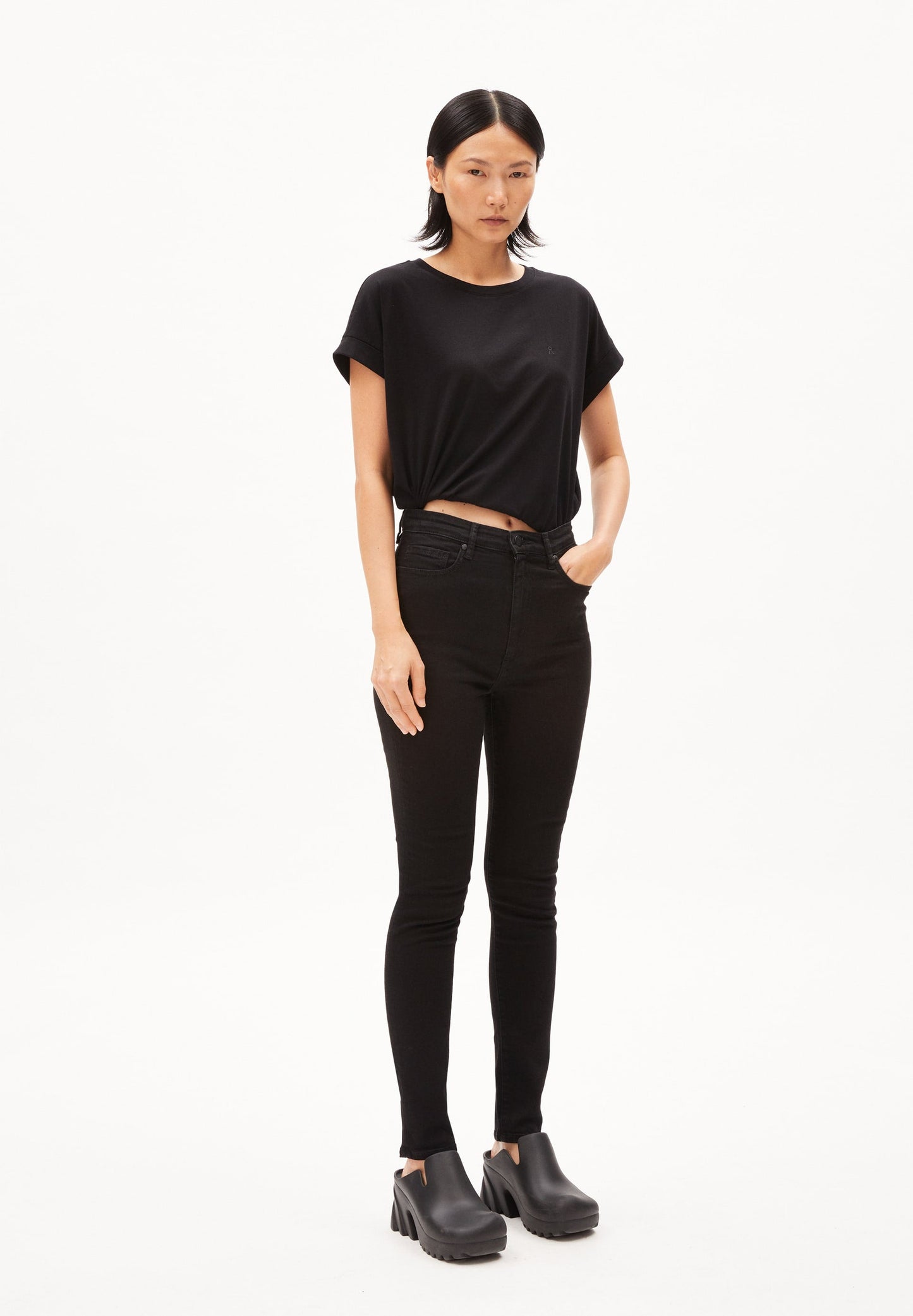T-shirt en coton bio | noir "idaara black"