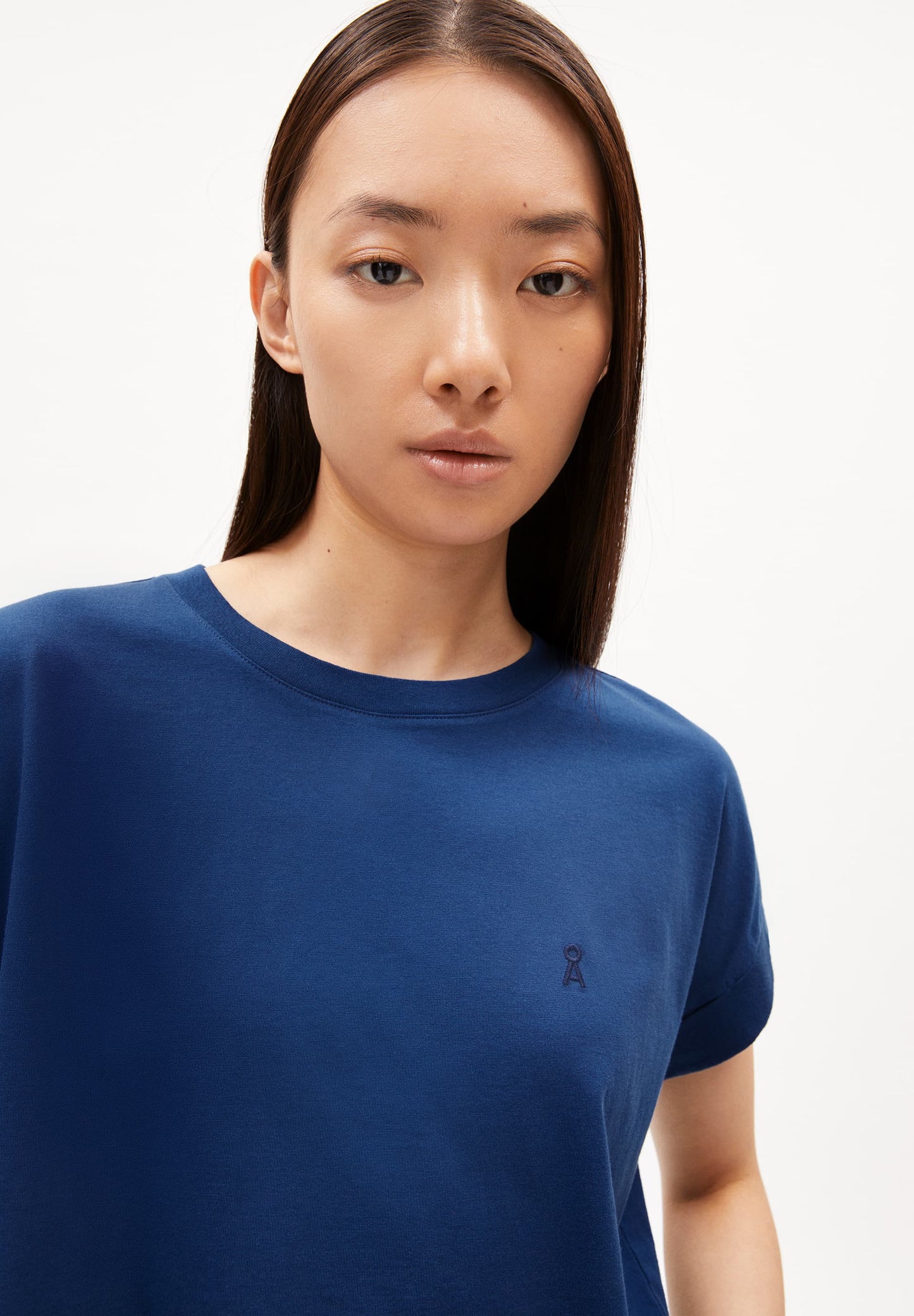 T-shirt en coton bio | bleu "idaara faded indigo"