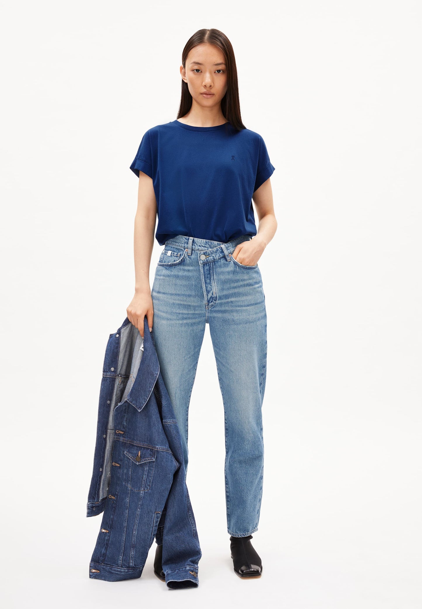 T-shirt en coton bio | bleu "idaara faded indigo"