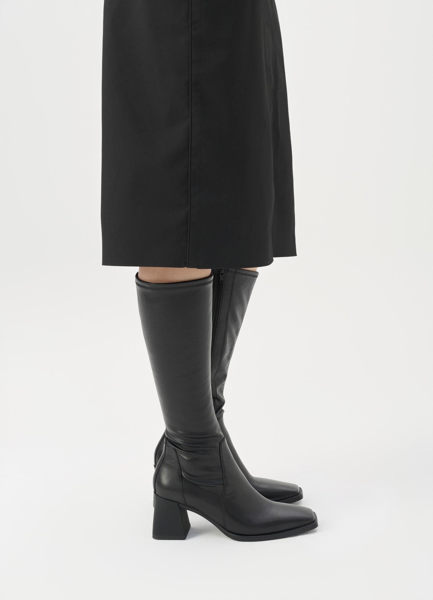 Bottes hautes en cuir certifié | noir 'hedda - black'