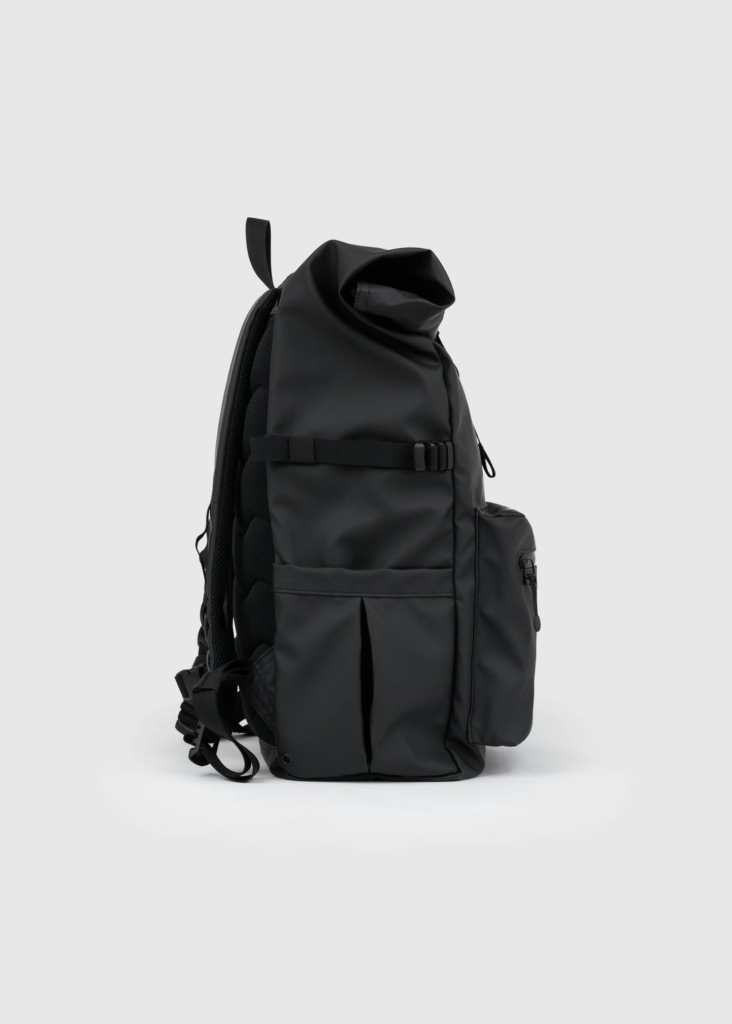 Sac à dos 34L en matière recyclée | noir "stream rolltop backpack l - black"