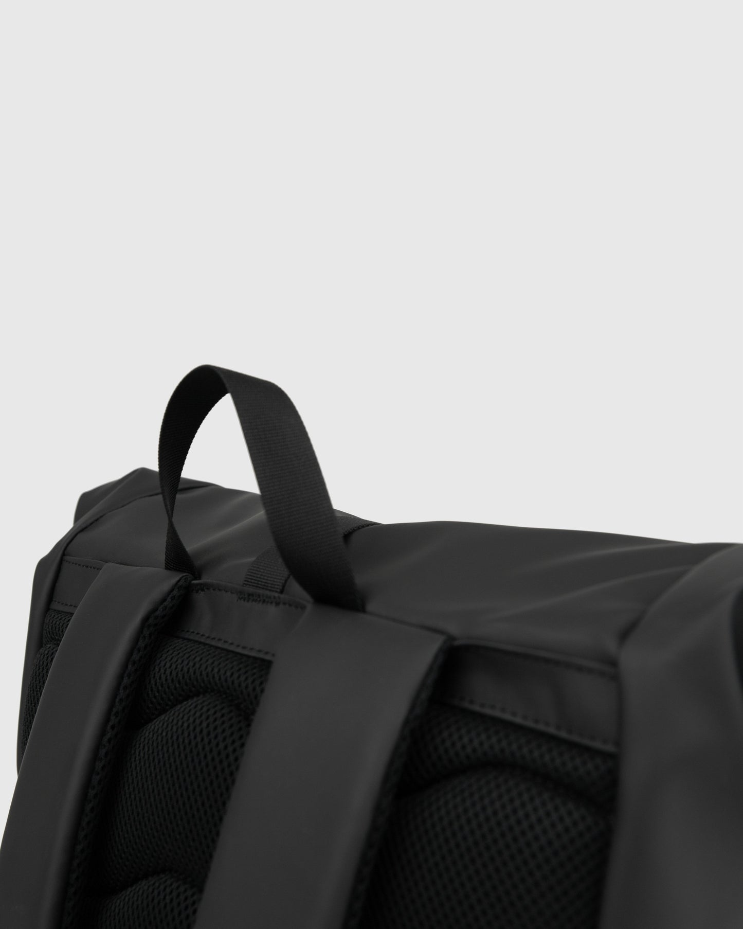 Sac à dos 34L en matière recyclée | noir "stream rolltop backpack l - black"