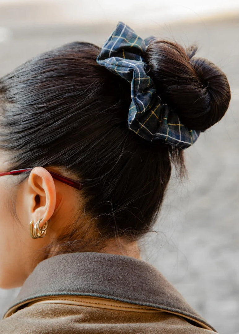 Chouchou imprimé en matière upcyclée | tartan vert