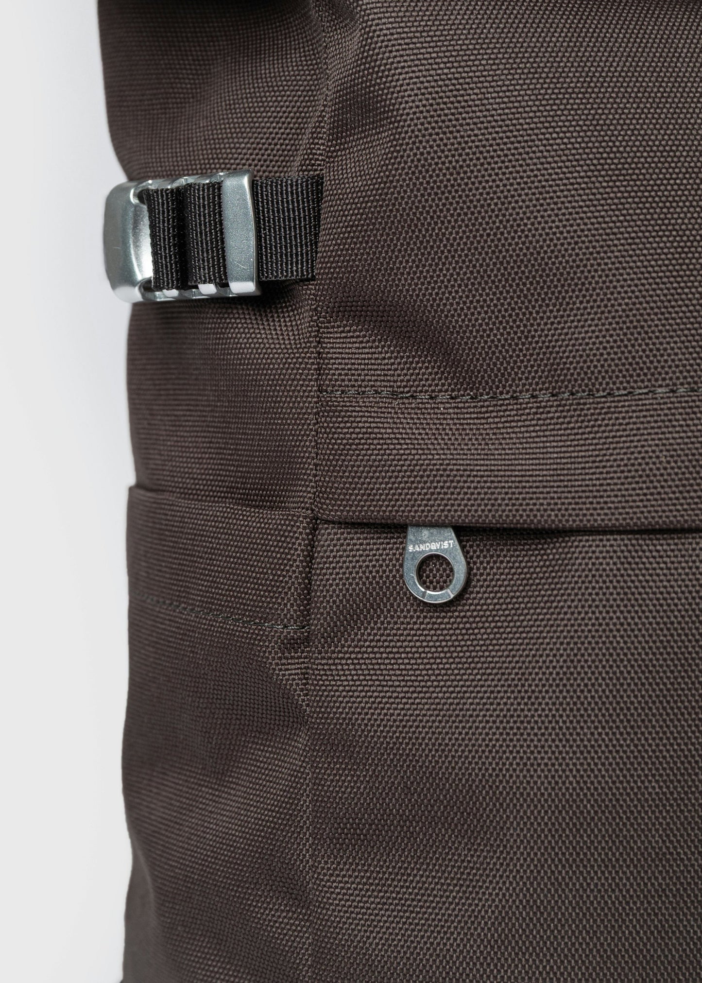 Sac à dos 23L en matière recyclée | marron "icon rolltop backpack m - brown with natural leather"