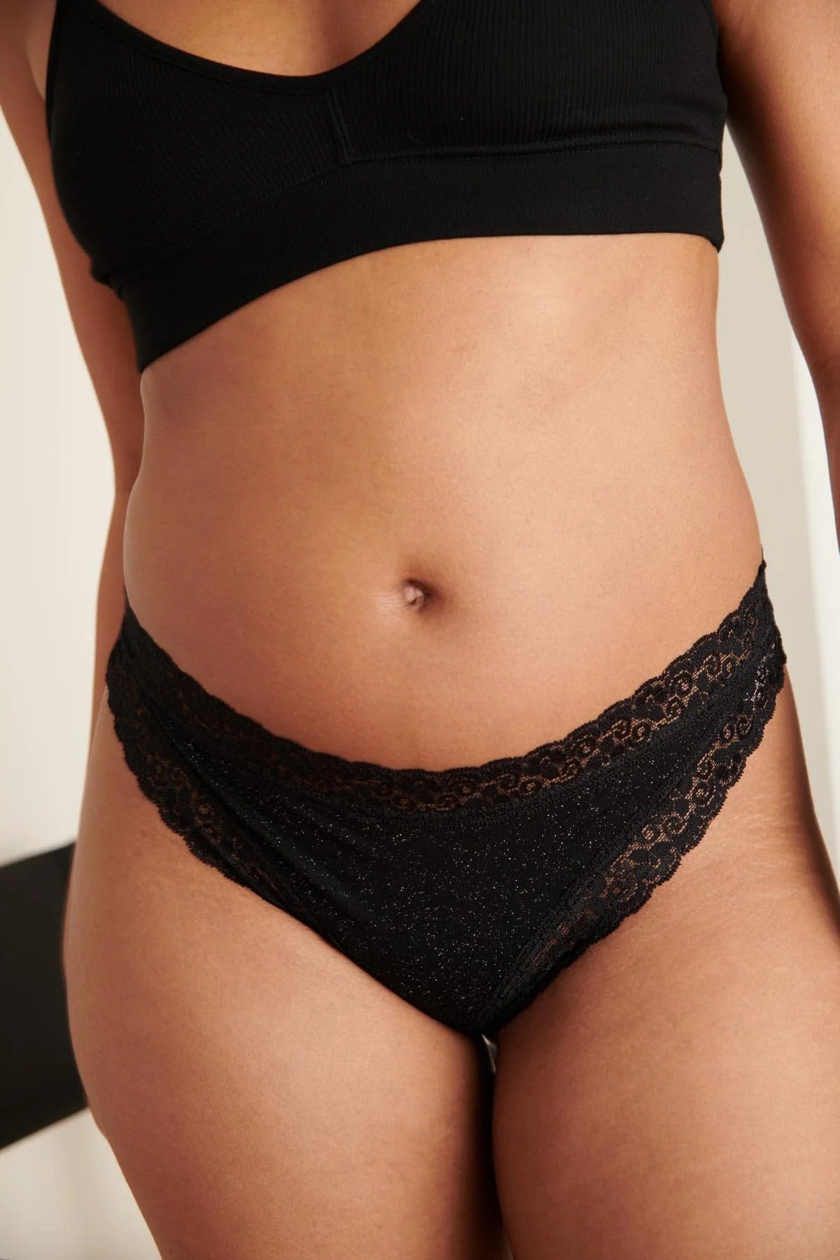 Tanga brésilien en coton bio | paillettes noir