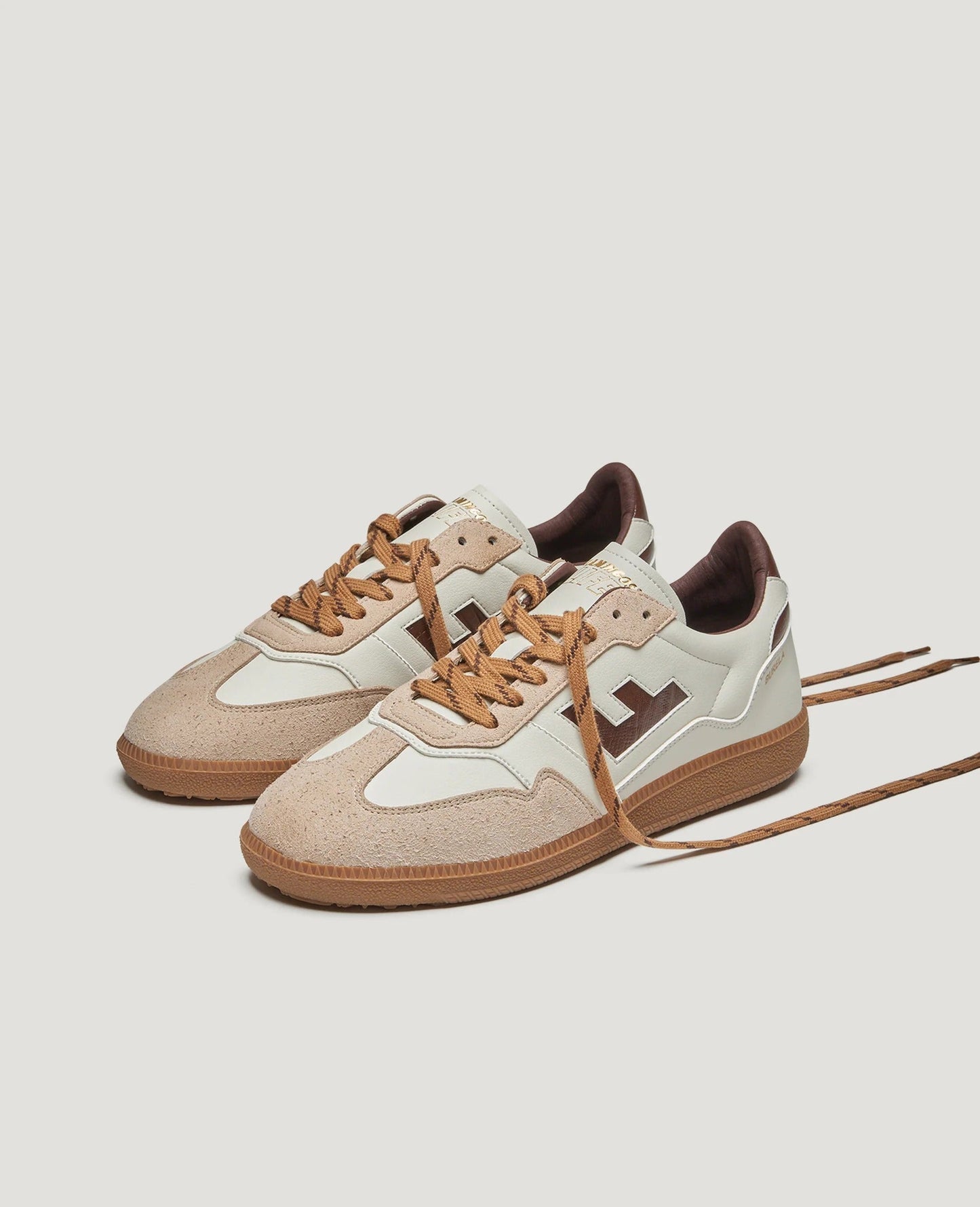 Baskets vegan | écru/marron "burela slim iguana chestnut"