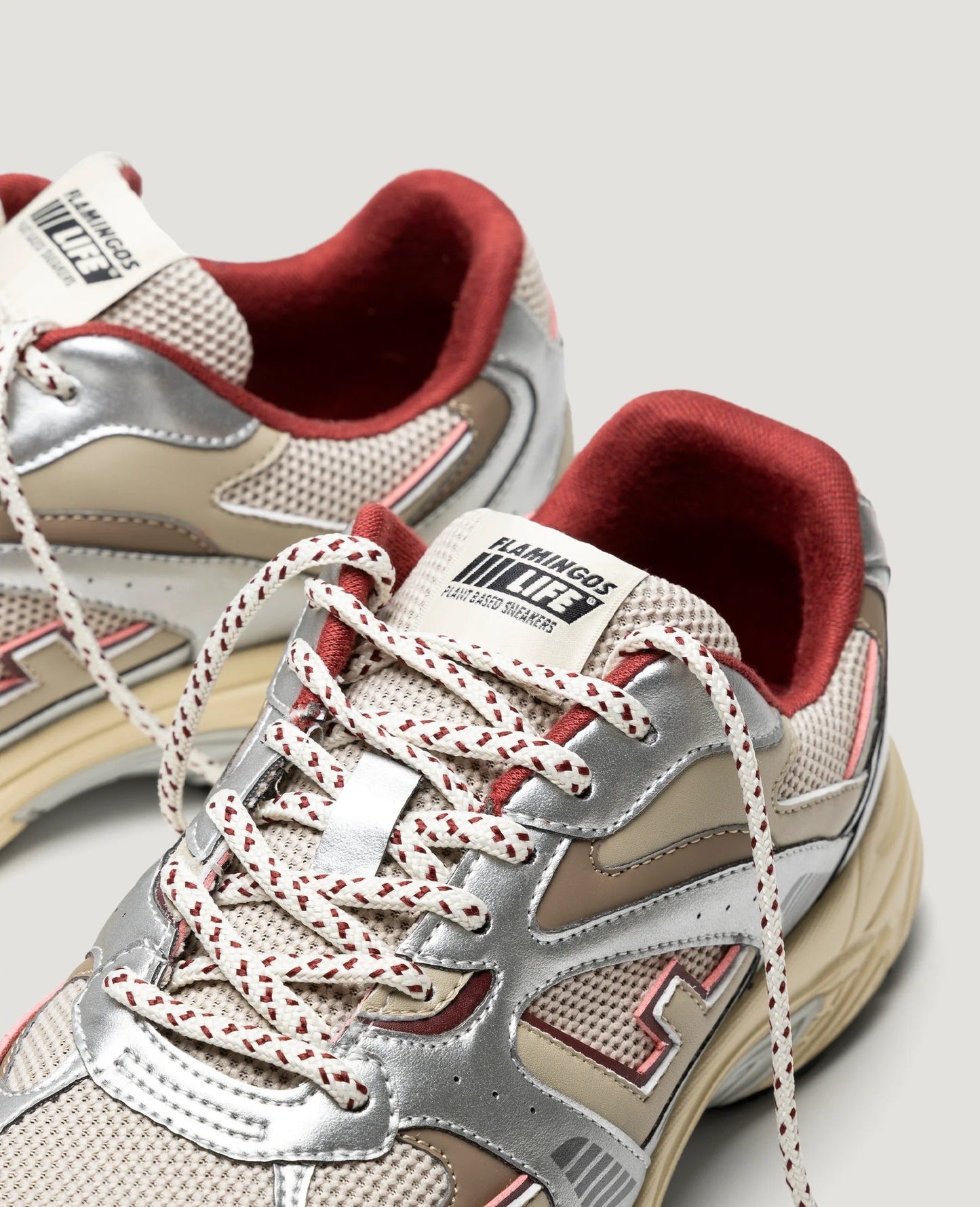 Baskets vegan | argent/rouge "wairoa silver merlot"