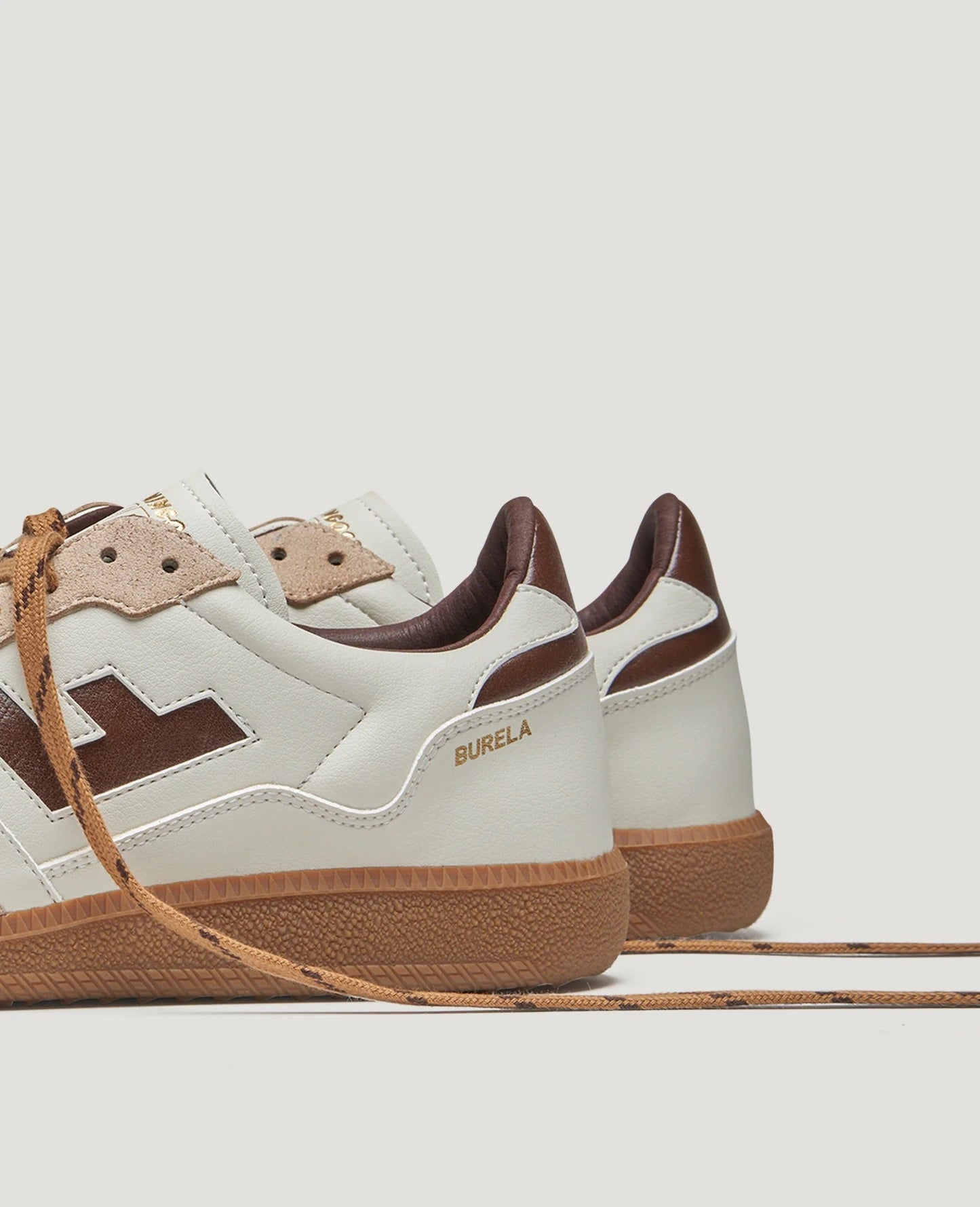 Baskets vegan | écru/marron "burela slim iguana chestnut"