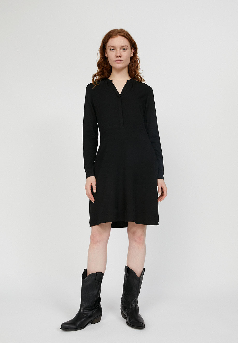Robe patineuse noire en lenzing - Inaari