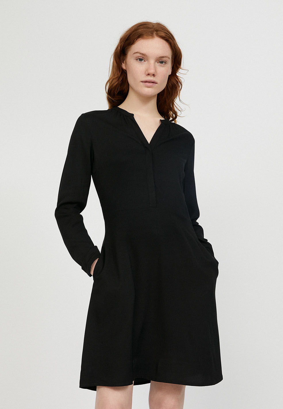 Robe patineuse noire en lenzing - Inaari