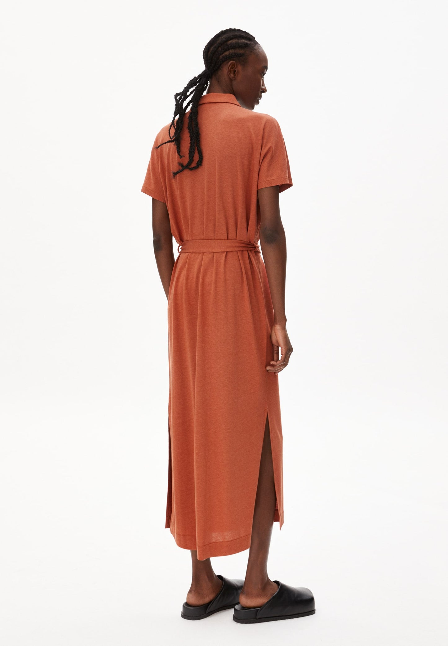 Robe longue boutonnée terracotta en tencel et coton bio - iskaa solid brick