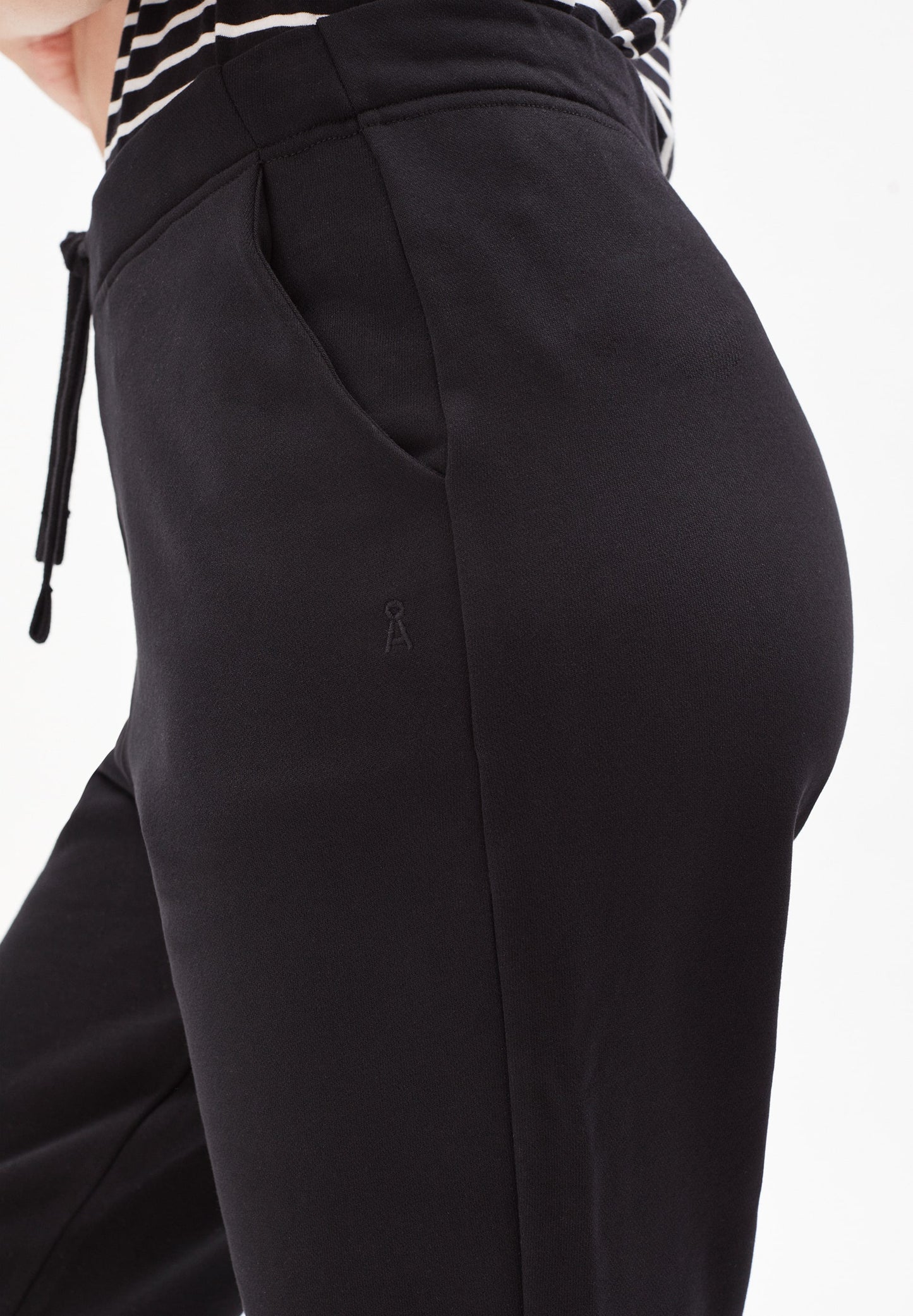 Pantalon de jogging en coton bio | noir "ivaa black"