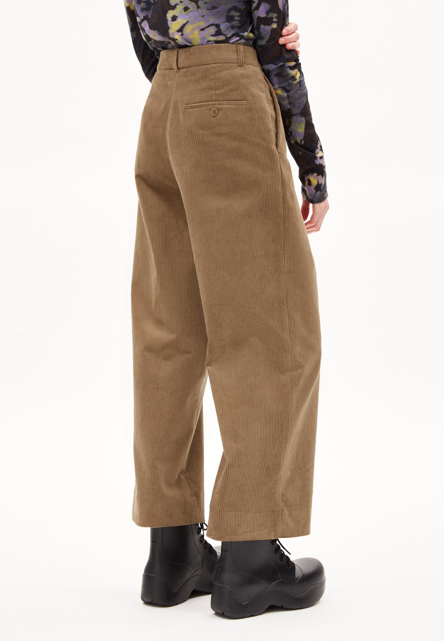 Pantalon velours côtelé en coton bio | Marron "jaalma corduroy dark sand stone"