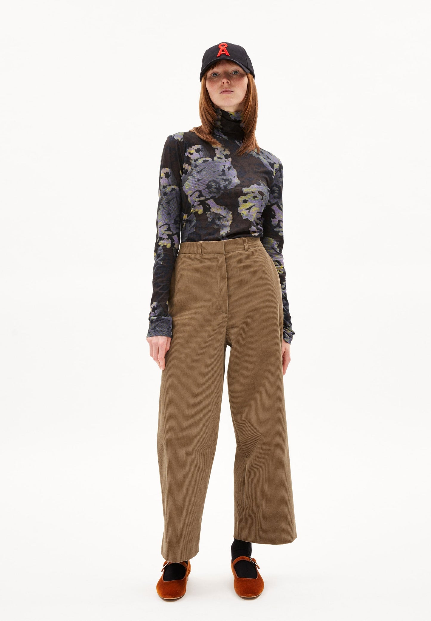 Pantalon velours côtelé en coton bio | Marron "jaalma corduroy dark sand stone"