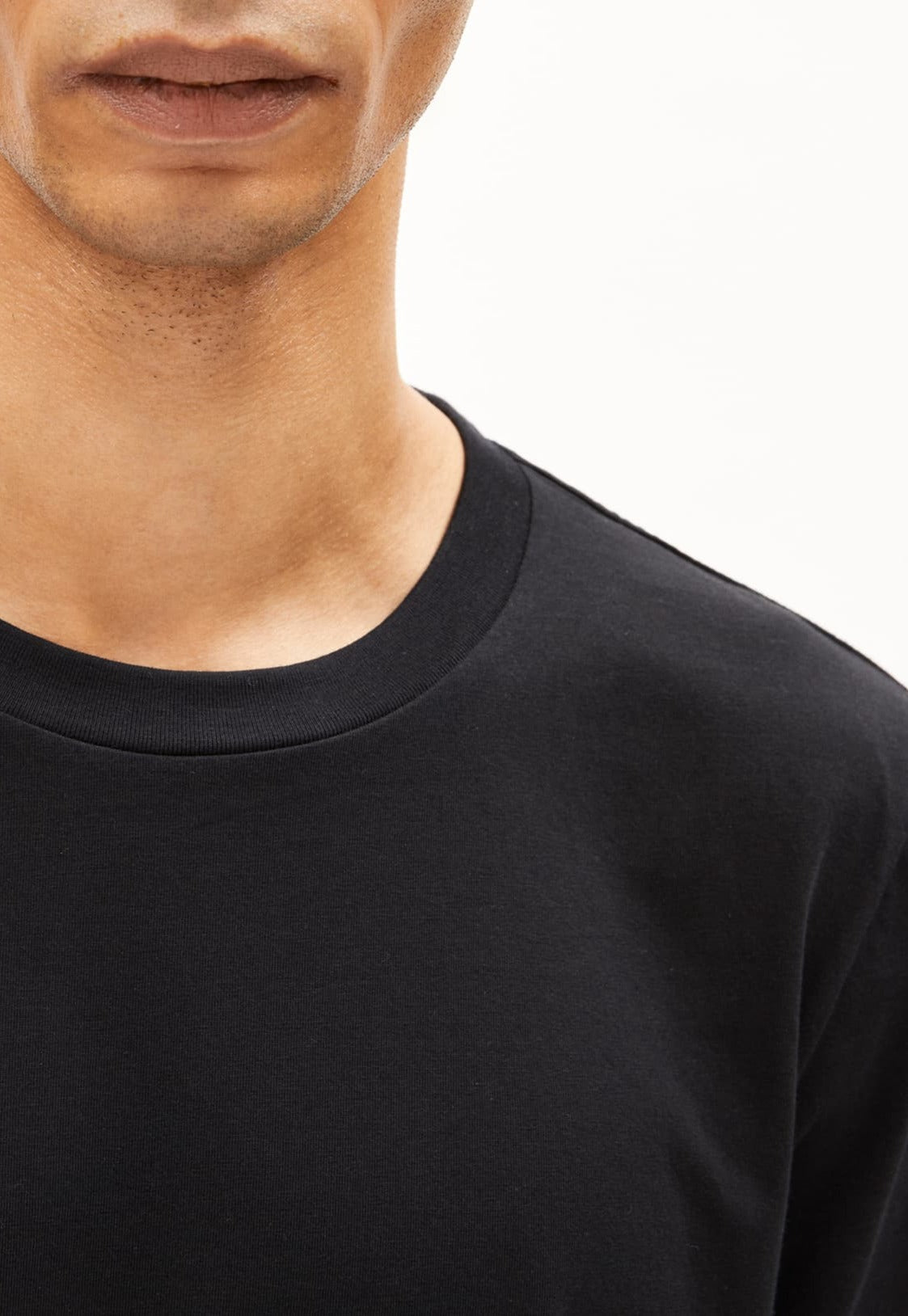 T-shirt en coton bio | Noir "jaames black"