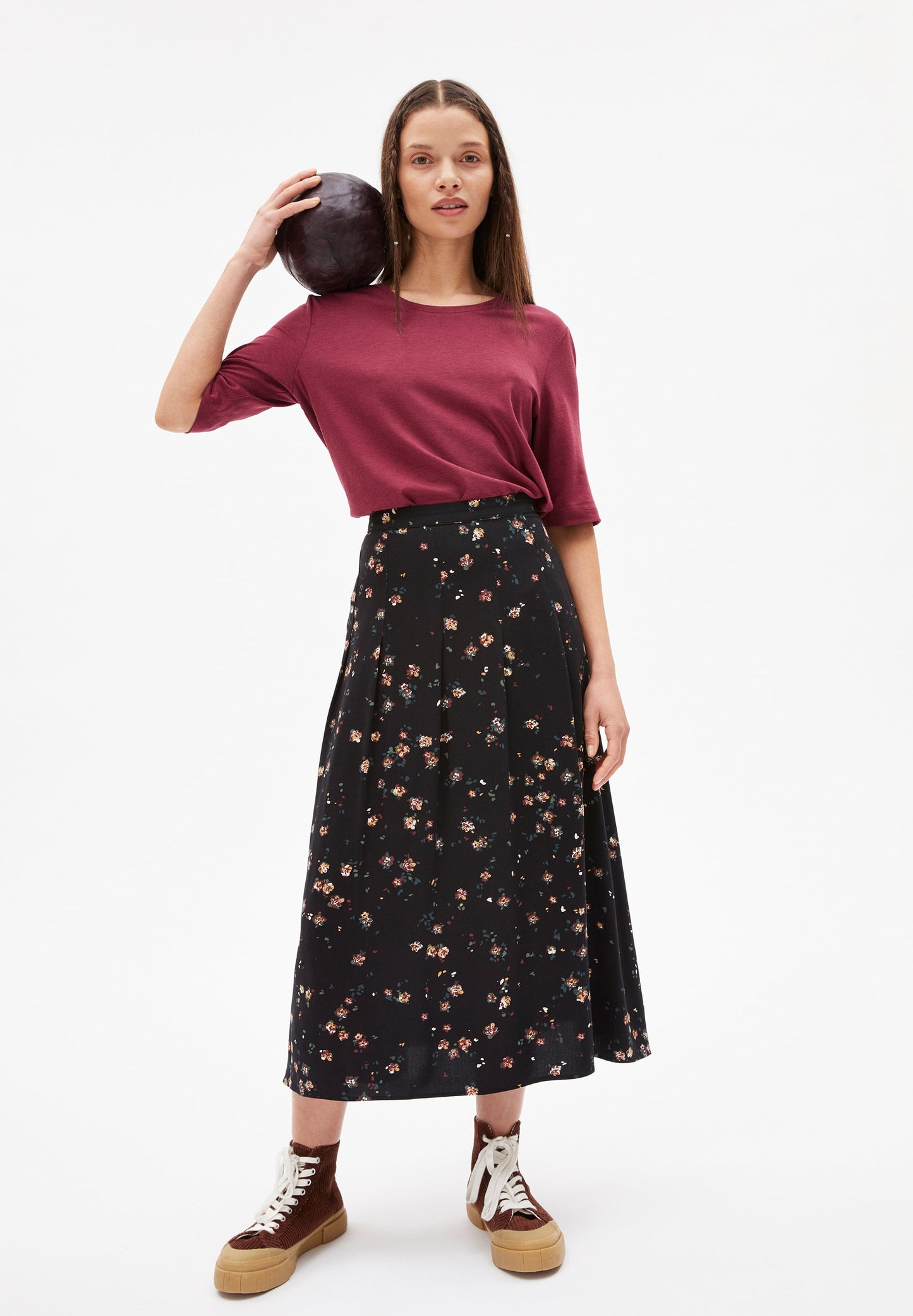 T-shirt ample rouge en tencel et coton bio - JILARAA ruby red