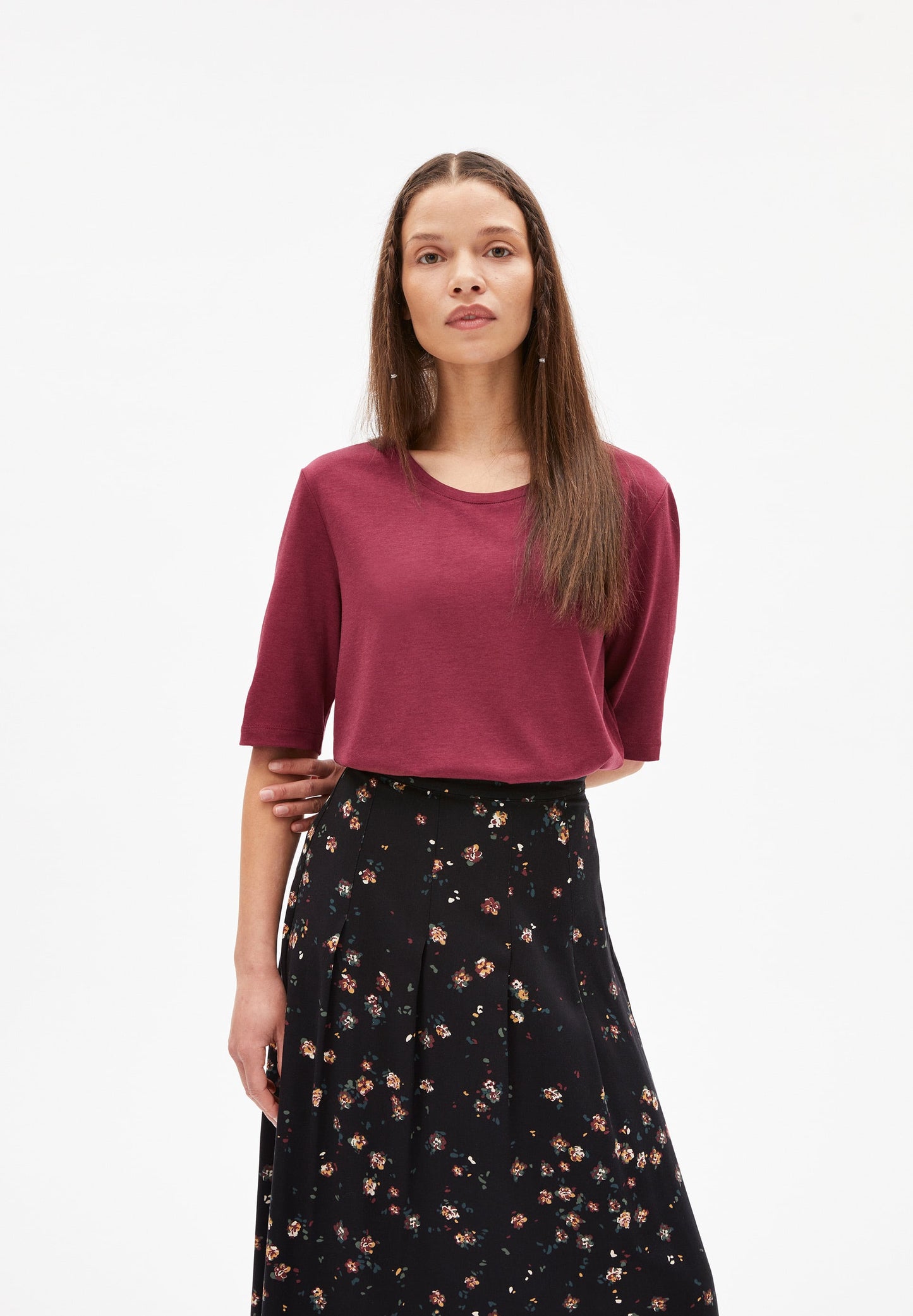 T-shirt ample rouge en tencel et coton bio - JILARAA ruby red