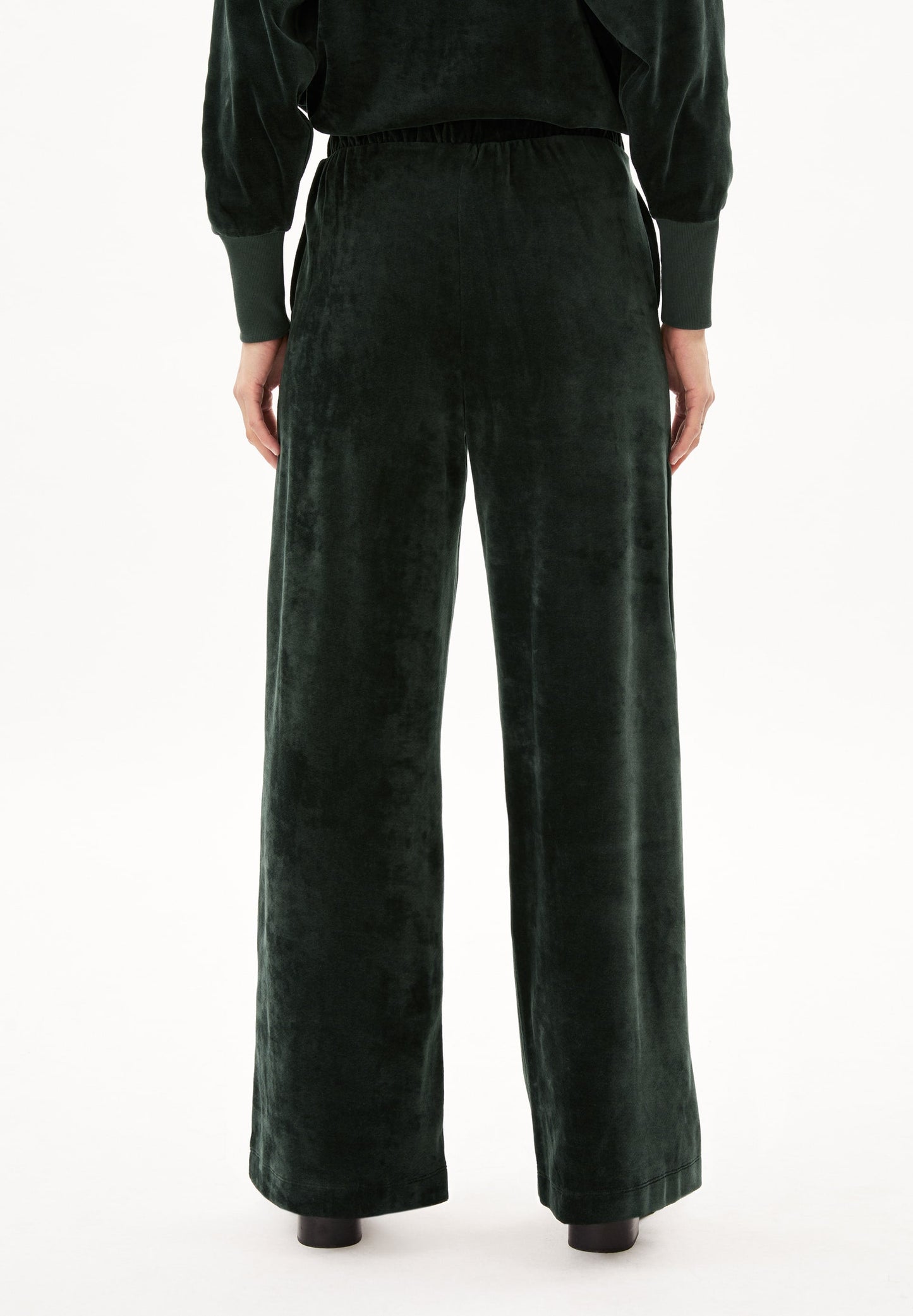 Pantalon ample en velours de coton bio | vert "juanaa velvet carbon green"
