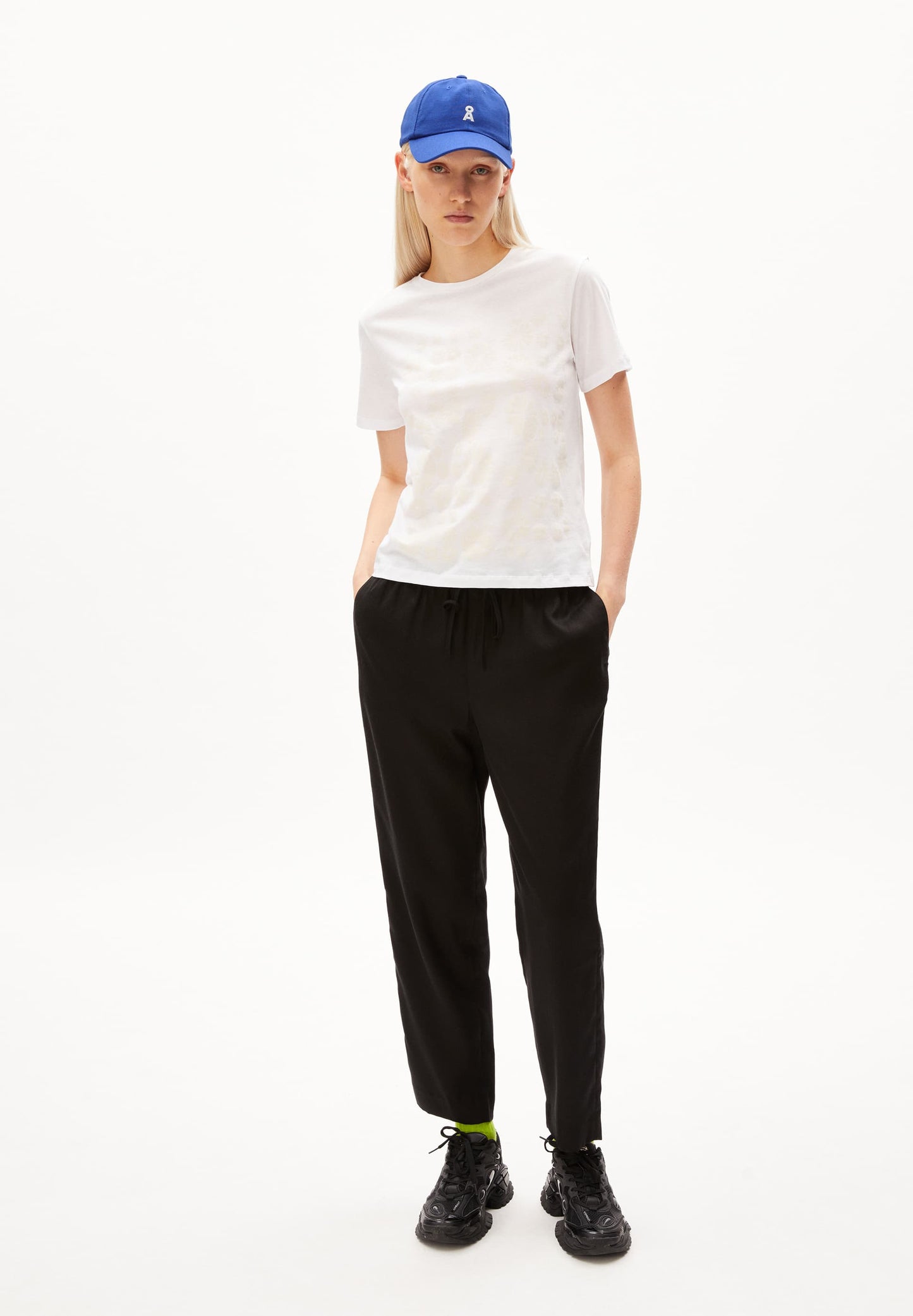 Pantalon droit en tencel refibra | Noir "kaadia tapered black"
