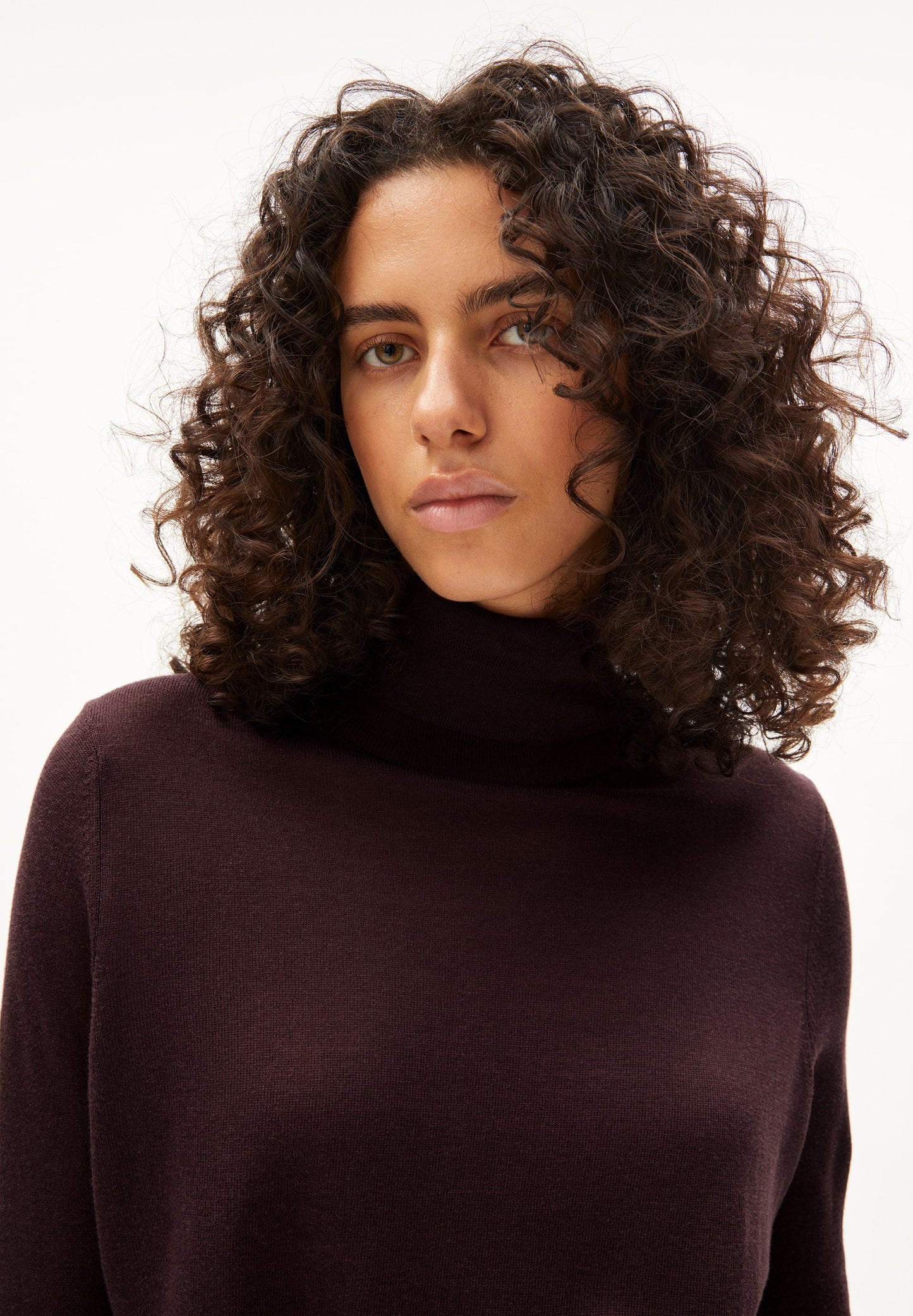Pull violet foncé col roulé en tencel et coton bio - kaathe fudge