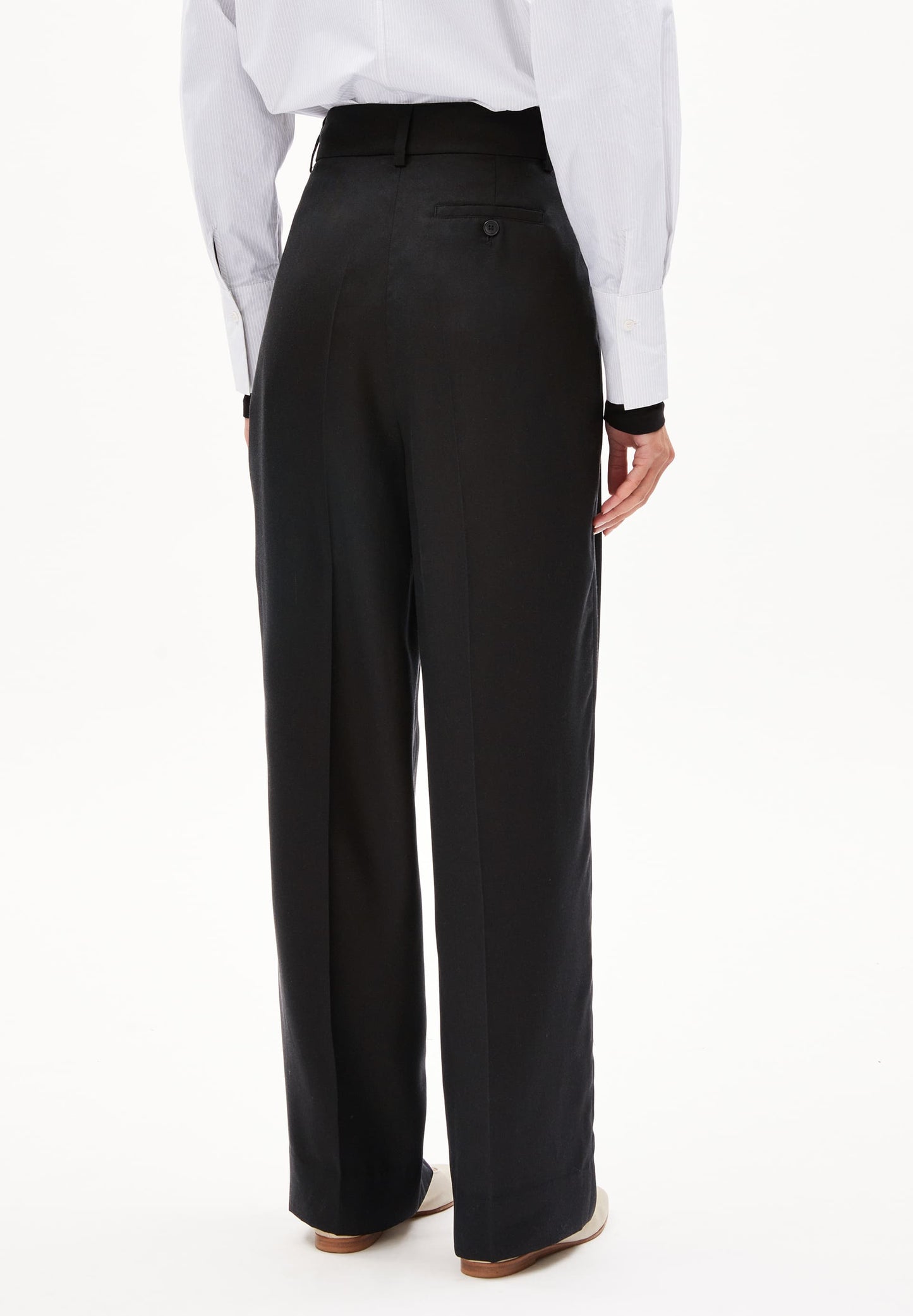 Pantalon ample à pinces en tencel | noir "kaayah black"