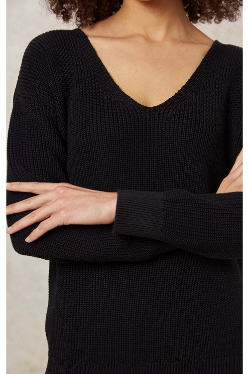 Pull col V ample noir en coton bio - kaia v-neck jumper black