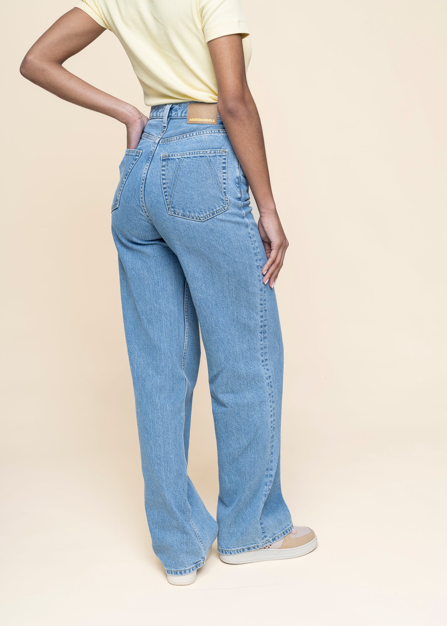 Jean droit large en coton recyclé | bleu "enijaa - horizon"