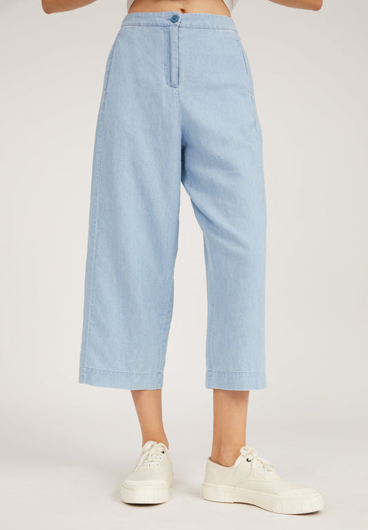 Pantalon ample 7/8 en coton bio bleu ciel - KARUNAA