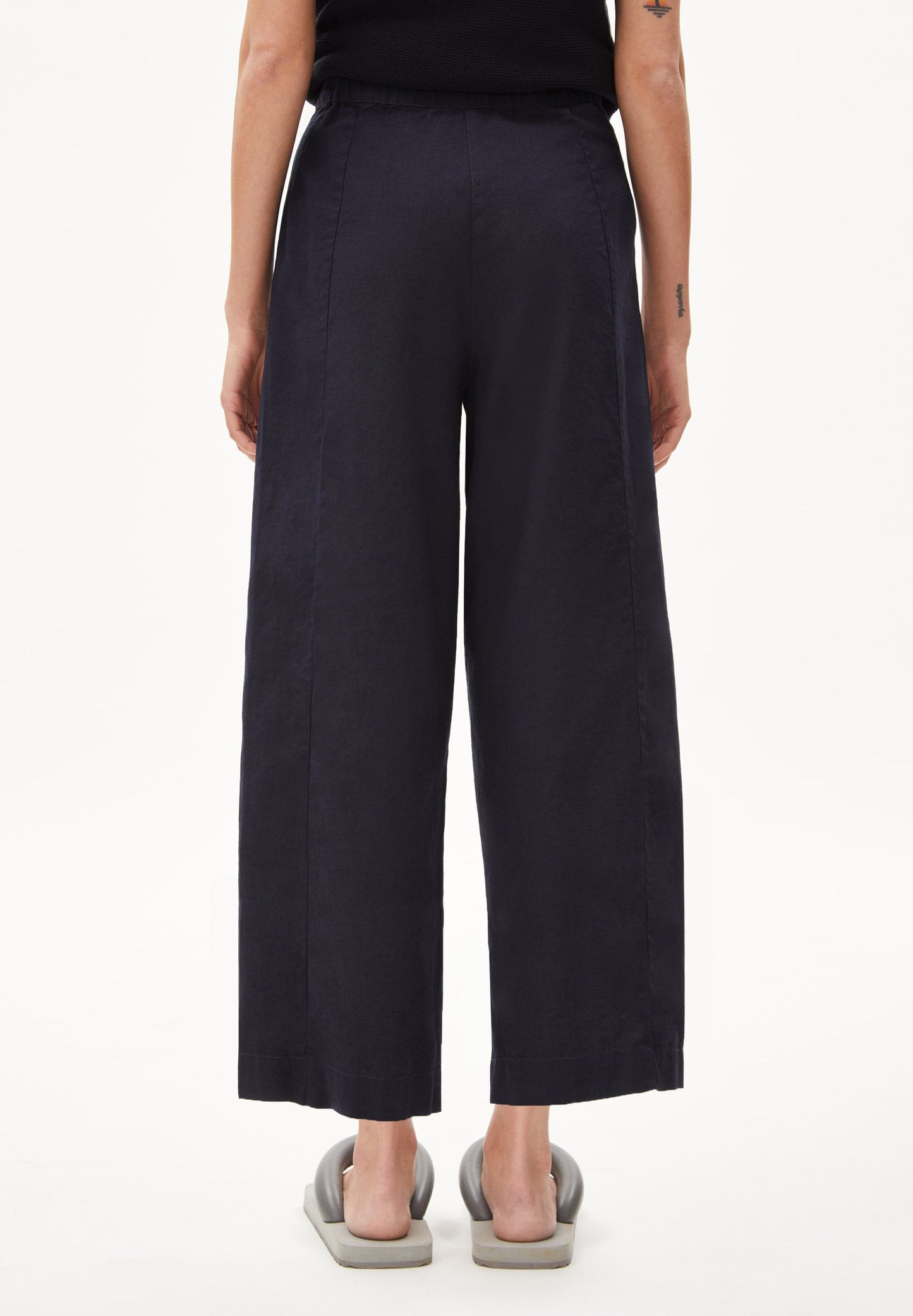 Pantalon large marine en coton bio et lin - karunaa lino night sky
