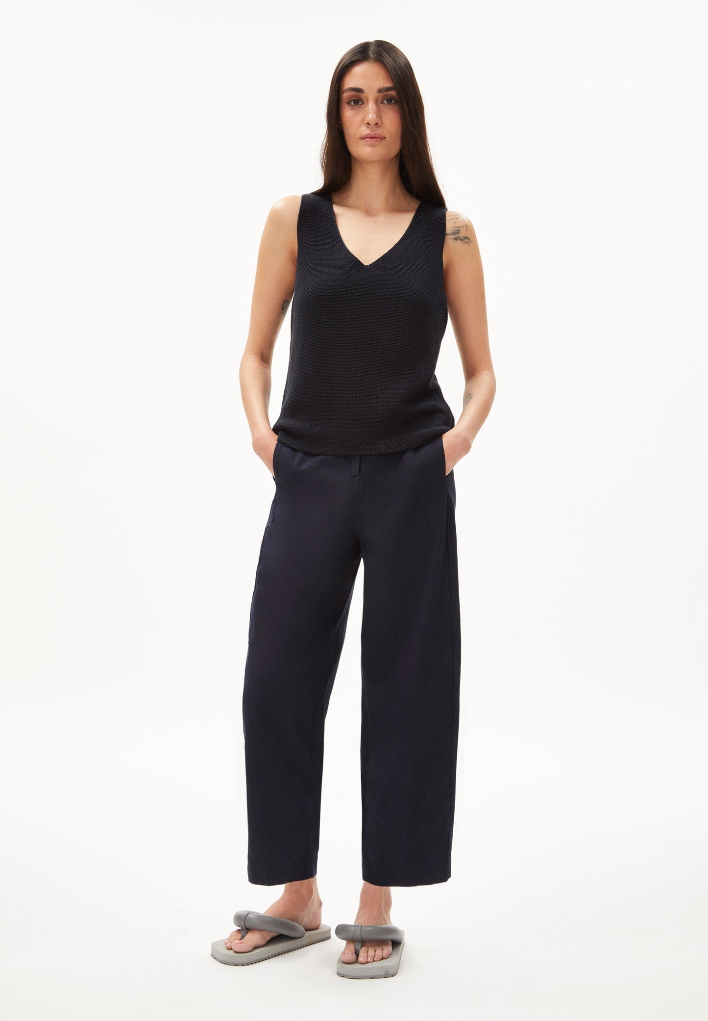 Pantalon large marine en coton bio et lin - karunaa lino night sky