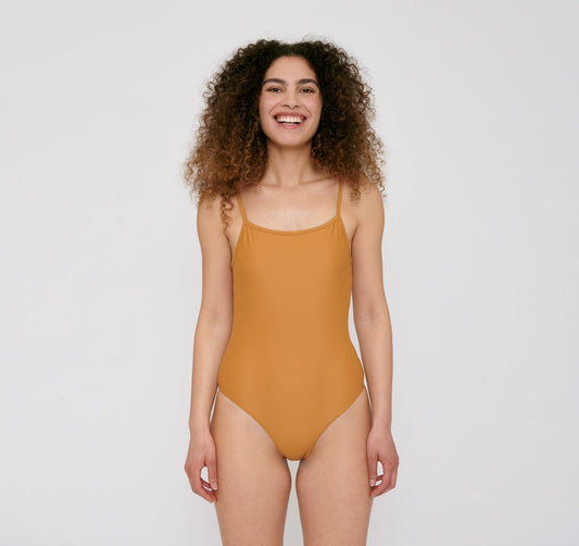 Maillot de bain ocre une pièce en matière recyclée - Re-swim one piece ocher